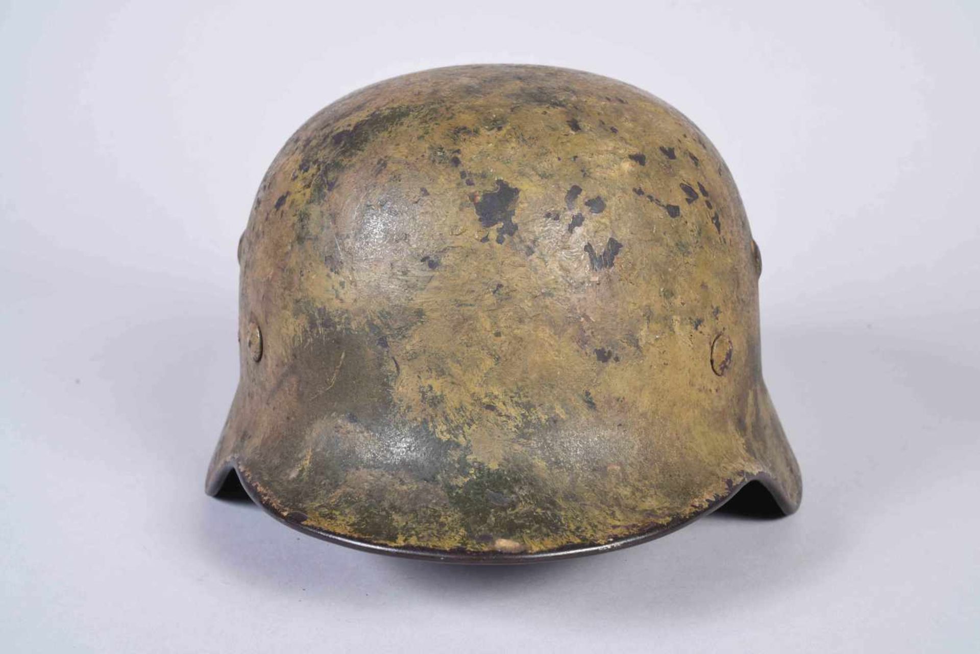 Casque Allemand modèle 40 de l’armée de l’air (LUFTWAFFE). Fabricant SE 66 N° de série 2262.