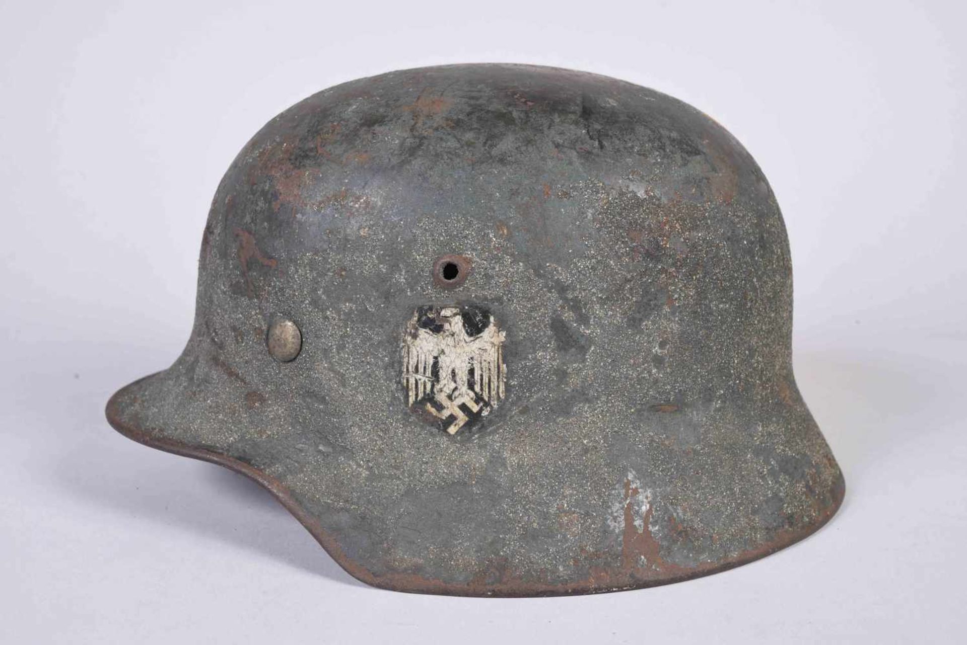 Casque Allemand modèle 35 de l’armée de terre (HEER). Quist Q 64. N° de série 4571. Peinture vert - Bild 3 aus 9