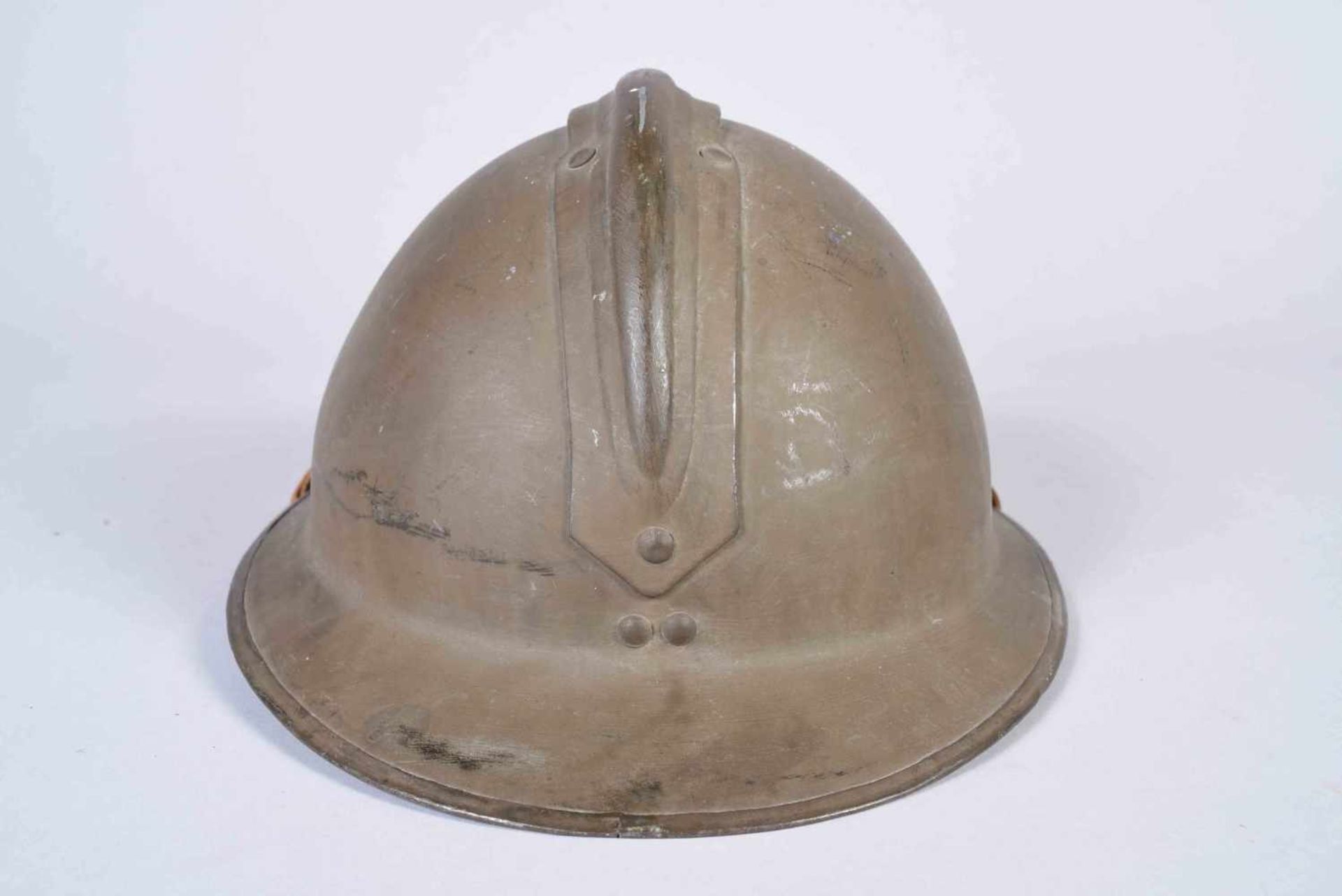 Casque Adrian modèle 31 du Royaume de Belgique. Peinture kaki d’usine recouverte d’une couche de - Bild 3 aus 6