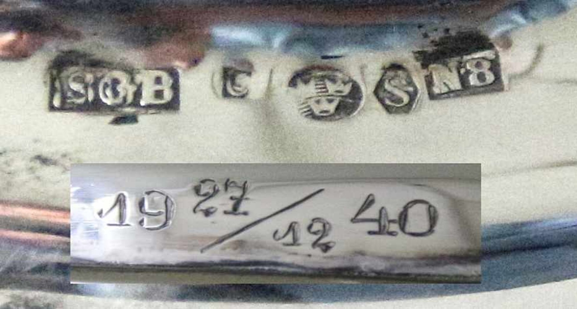 Paar Kerzenleuchter im Barockstil, Monogramm: "EC", Silber, Schweden, um 1920/30, Gewicht: ca. 1.004 - Bild 2 aus 2