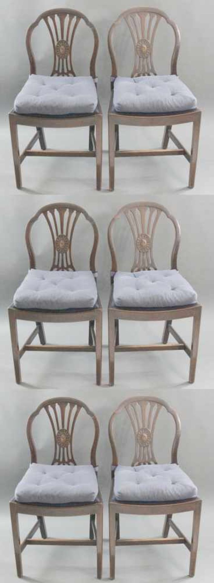 6 Regency - Stühle, Mahagoni, England, um 1820, gesproste Rückenlehne, mittig mit großer Rosette,