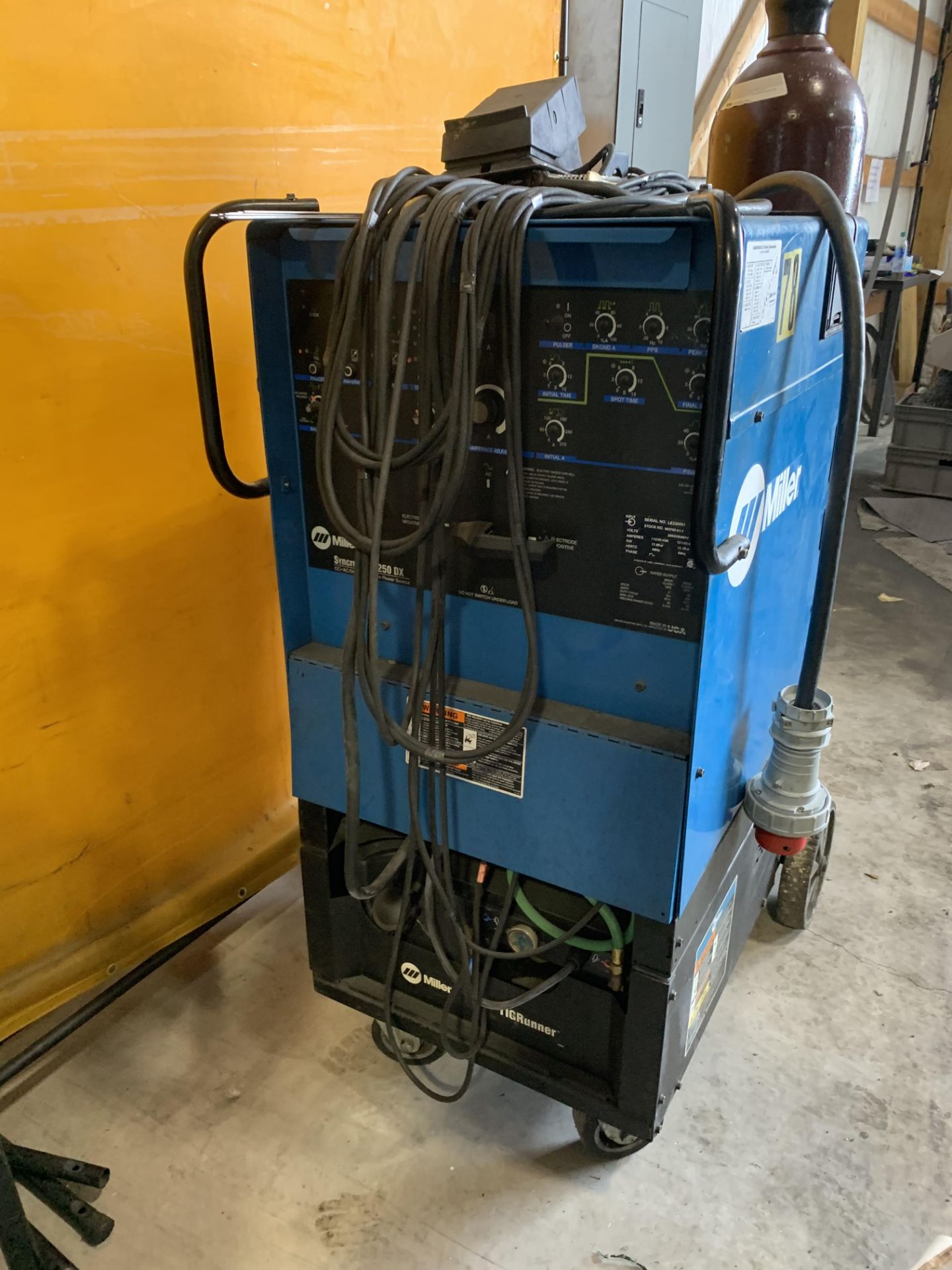 Miller Syncrowave 250 DX TIG Welder - Image 8 of 9