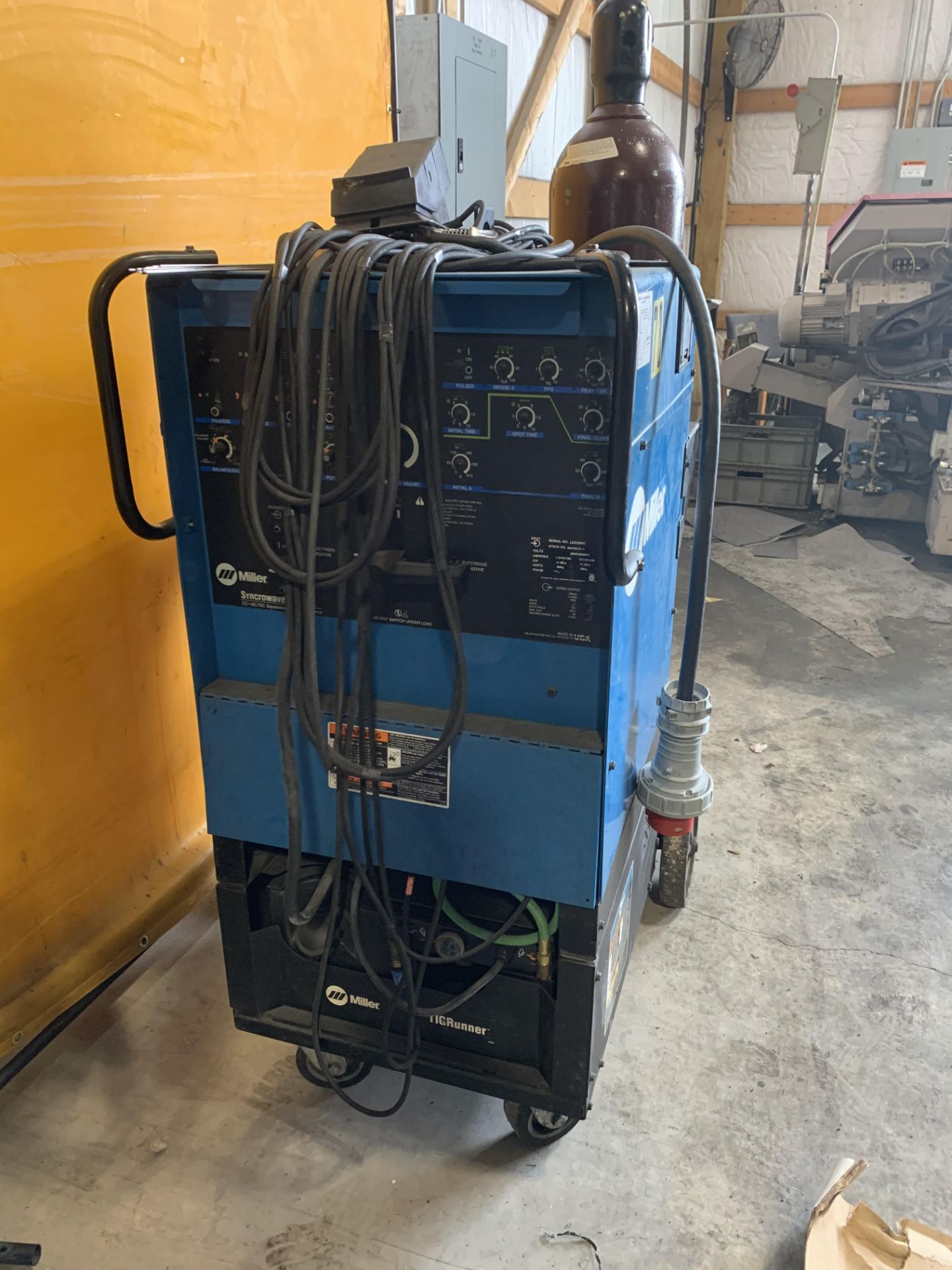 Miller Syncrowave 250 DX TIG Welder - Image 6 of 9