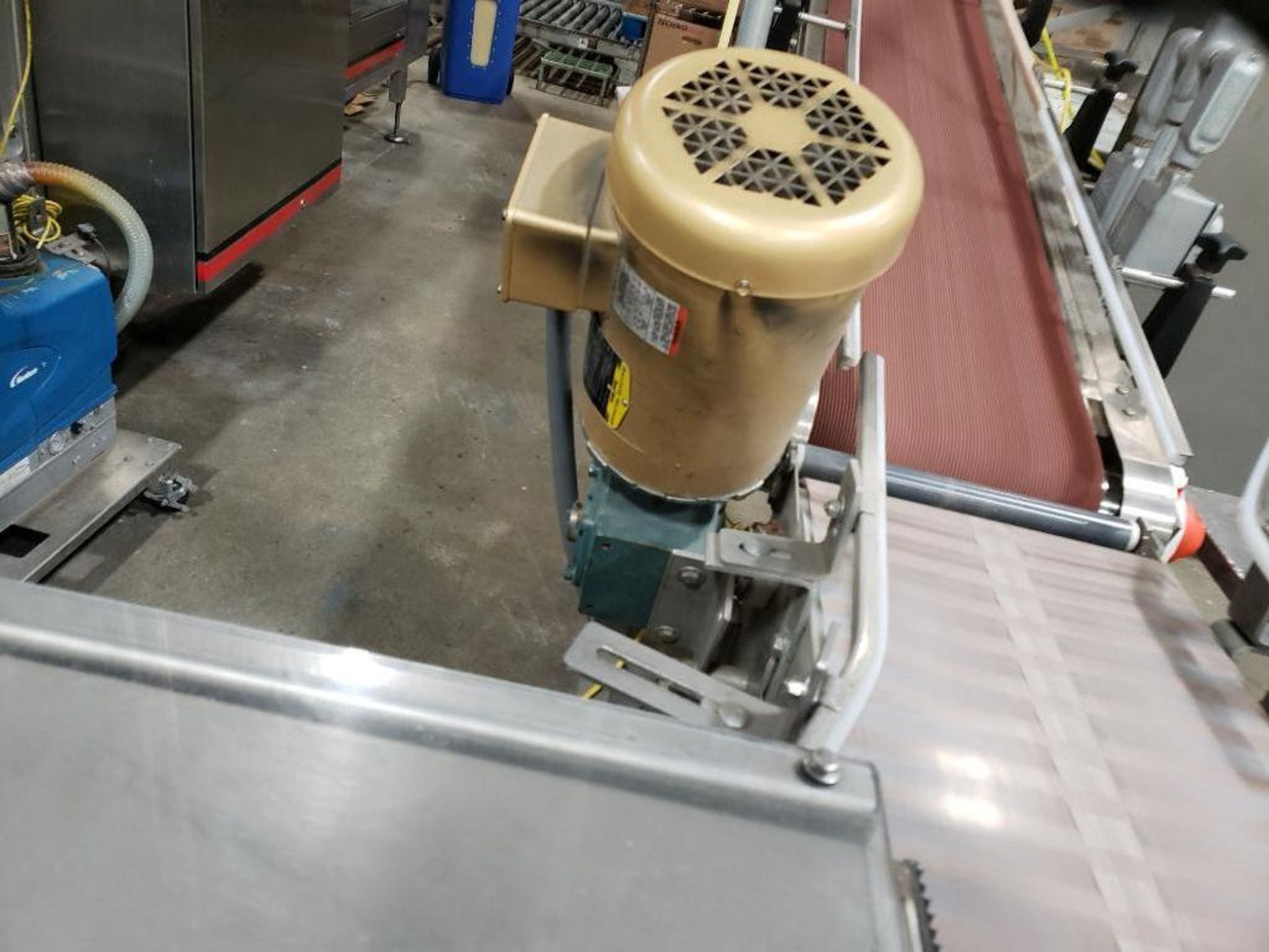 180 degree power conveyor - Image 4 of 5