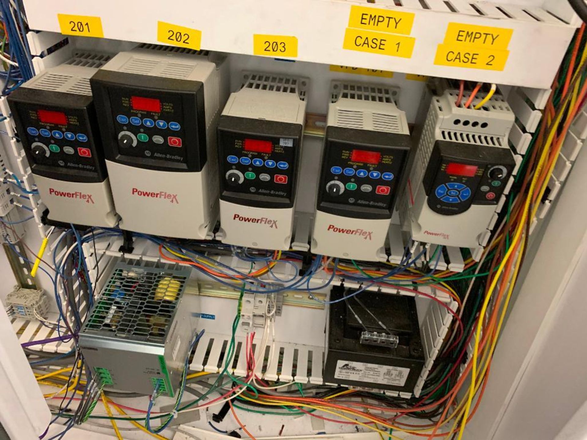 Goodman control panel and contents - controlled (3) pick and place with conveyors - Image 10 of 16