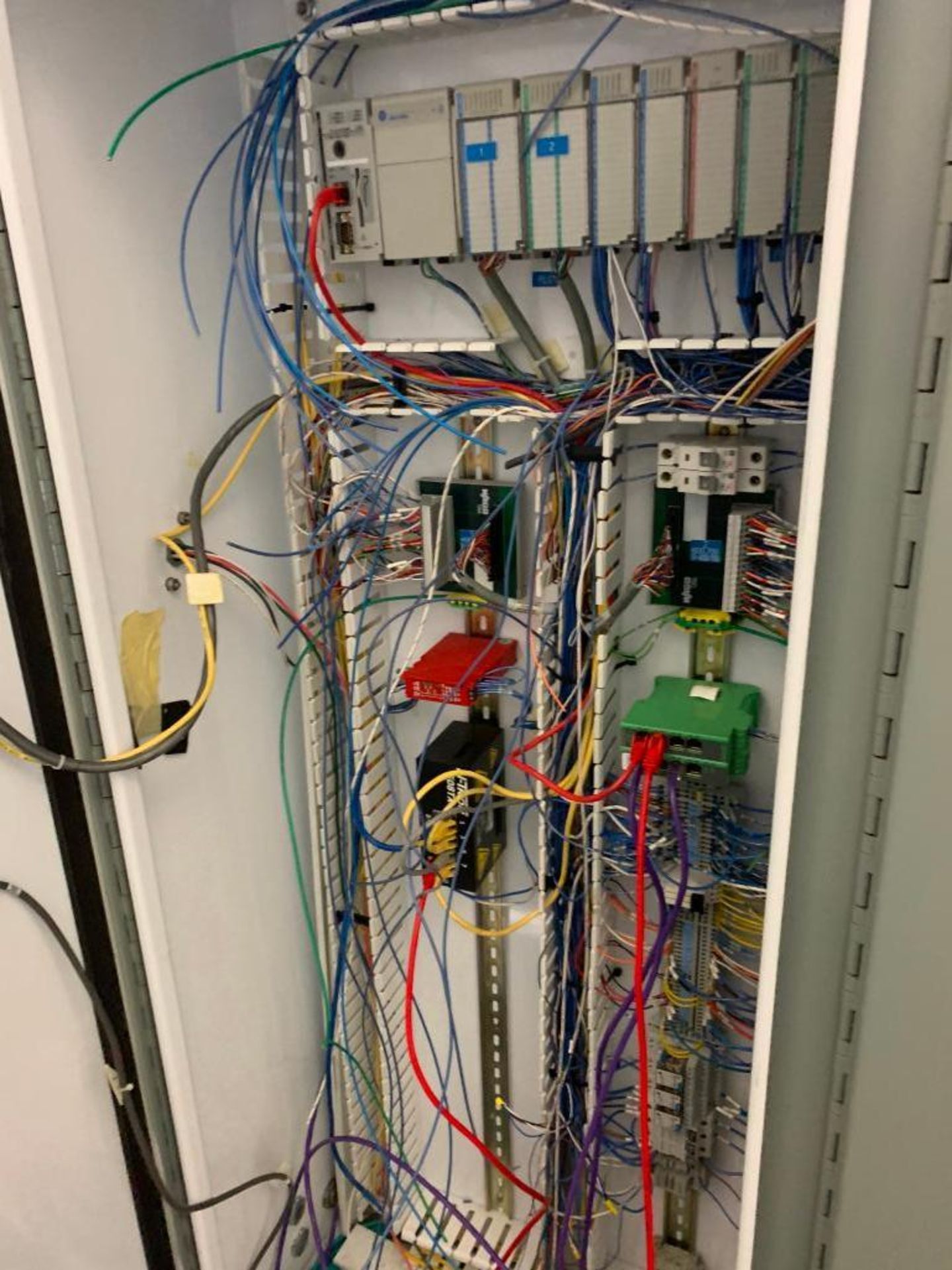 Goodman control panel and contents - controlled (3) pick and place with conveyors - Image 5 of 16