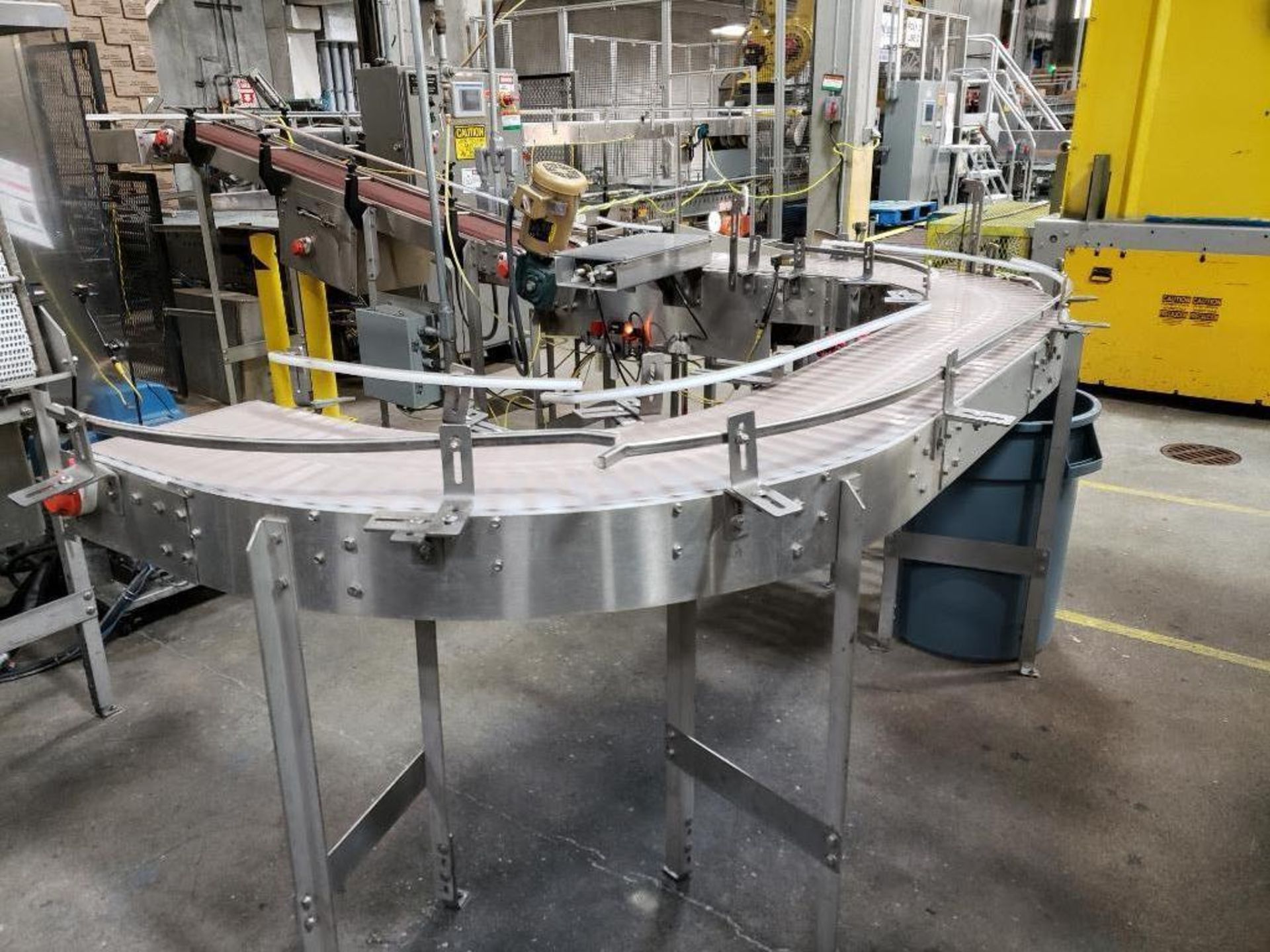 180 degree power conveyor - Image 2 of 5