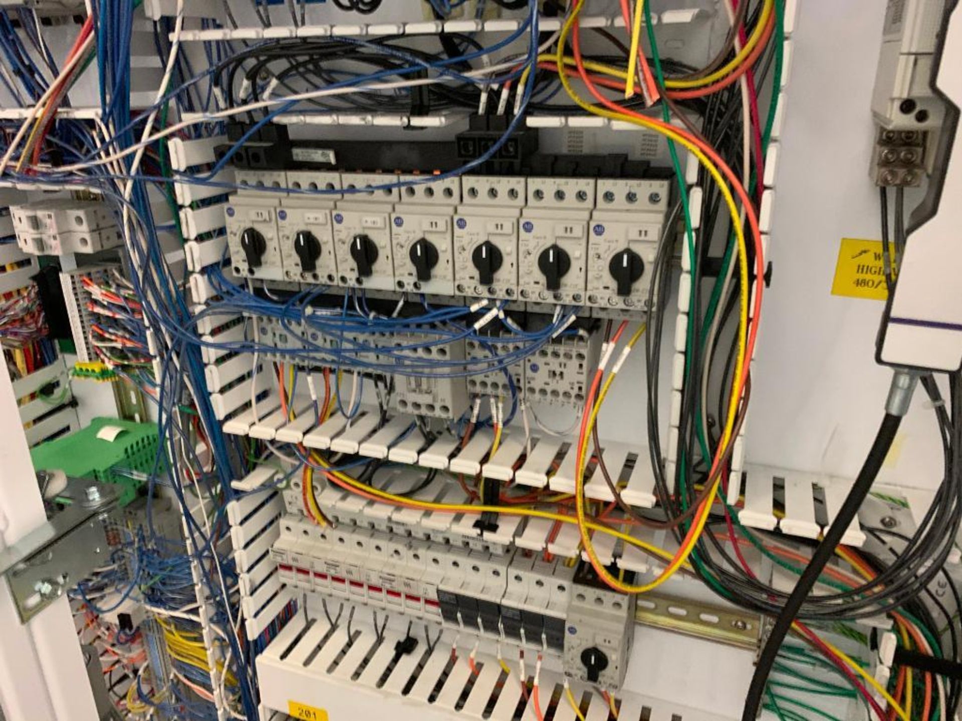 Goodman control panel and contents - controlled (3) pick and place with conveyors - Image 16 of 16