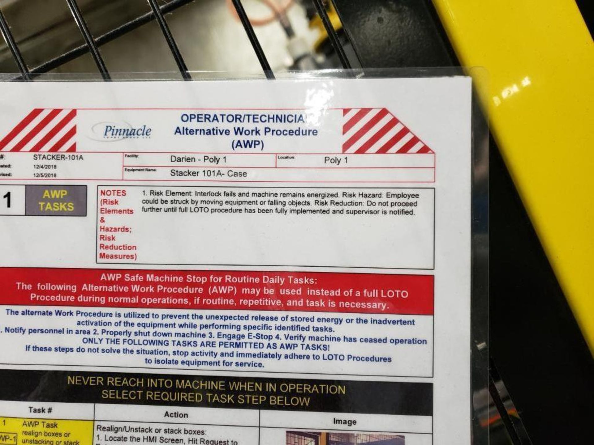 2015 Fanuc palletizing robot model M-410iC/185 - Image 4 of 19