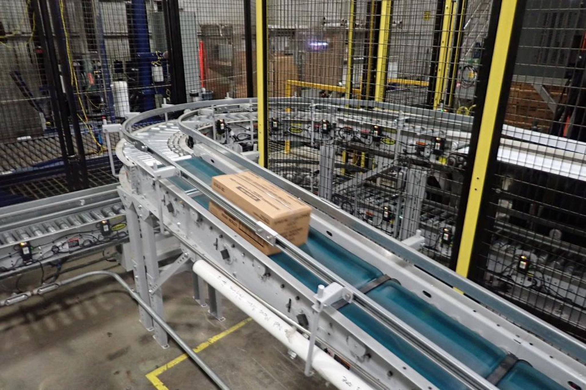 35 ft. long power roller case conveyor - Image 9 of 12