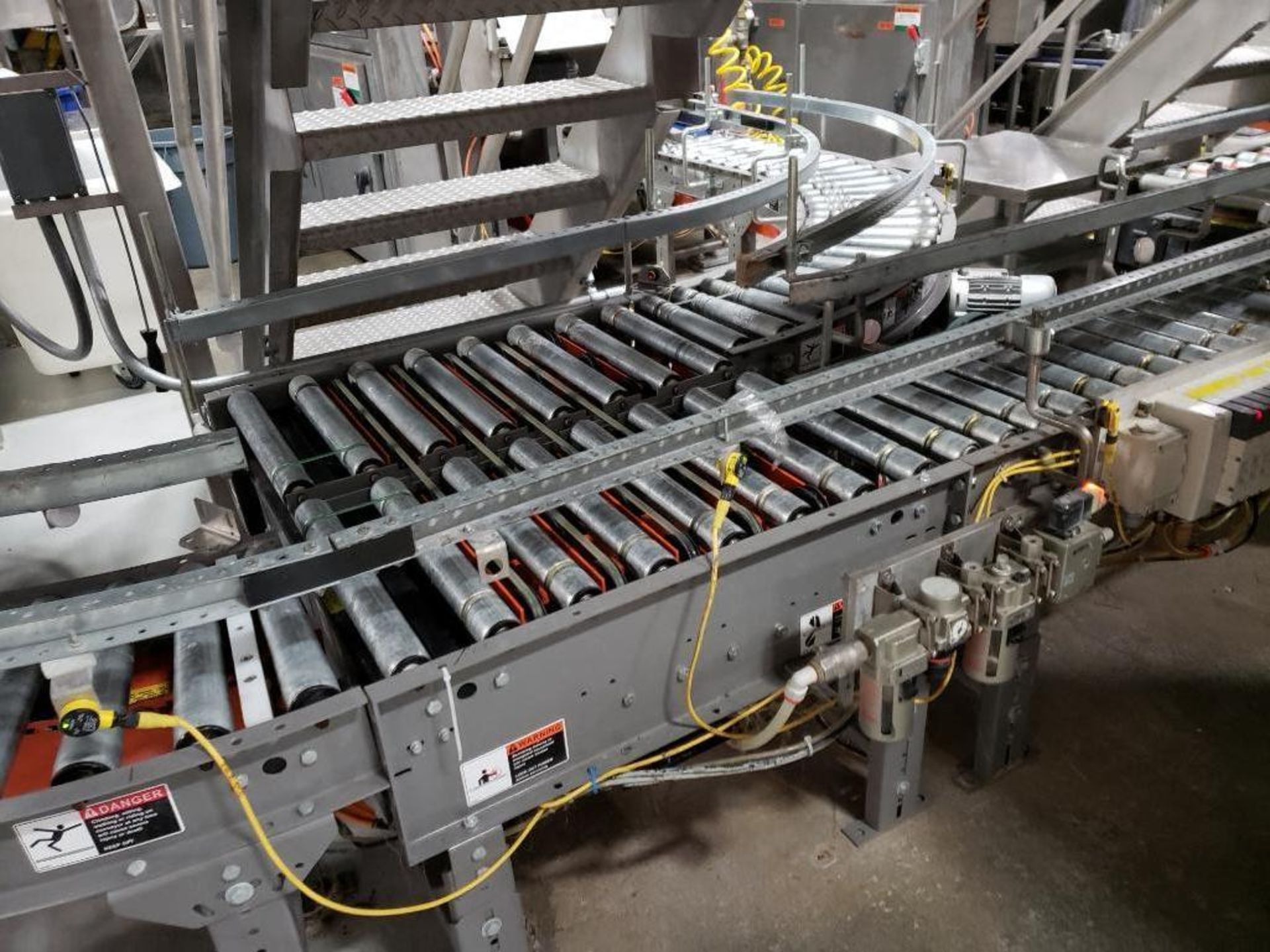 powered roller case conveyor - Image 14 of 18