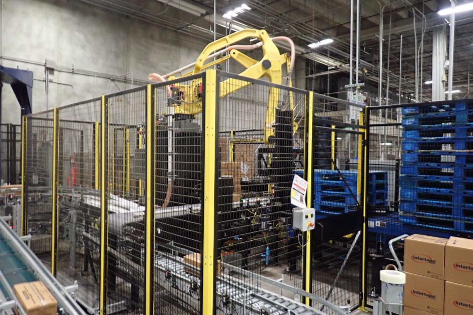 2015 Fanuc palletizing robot model M-410iC/185 - Image 14 of 19