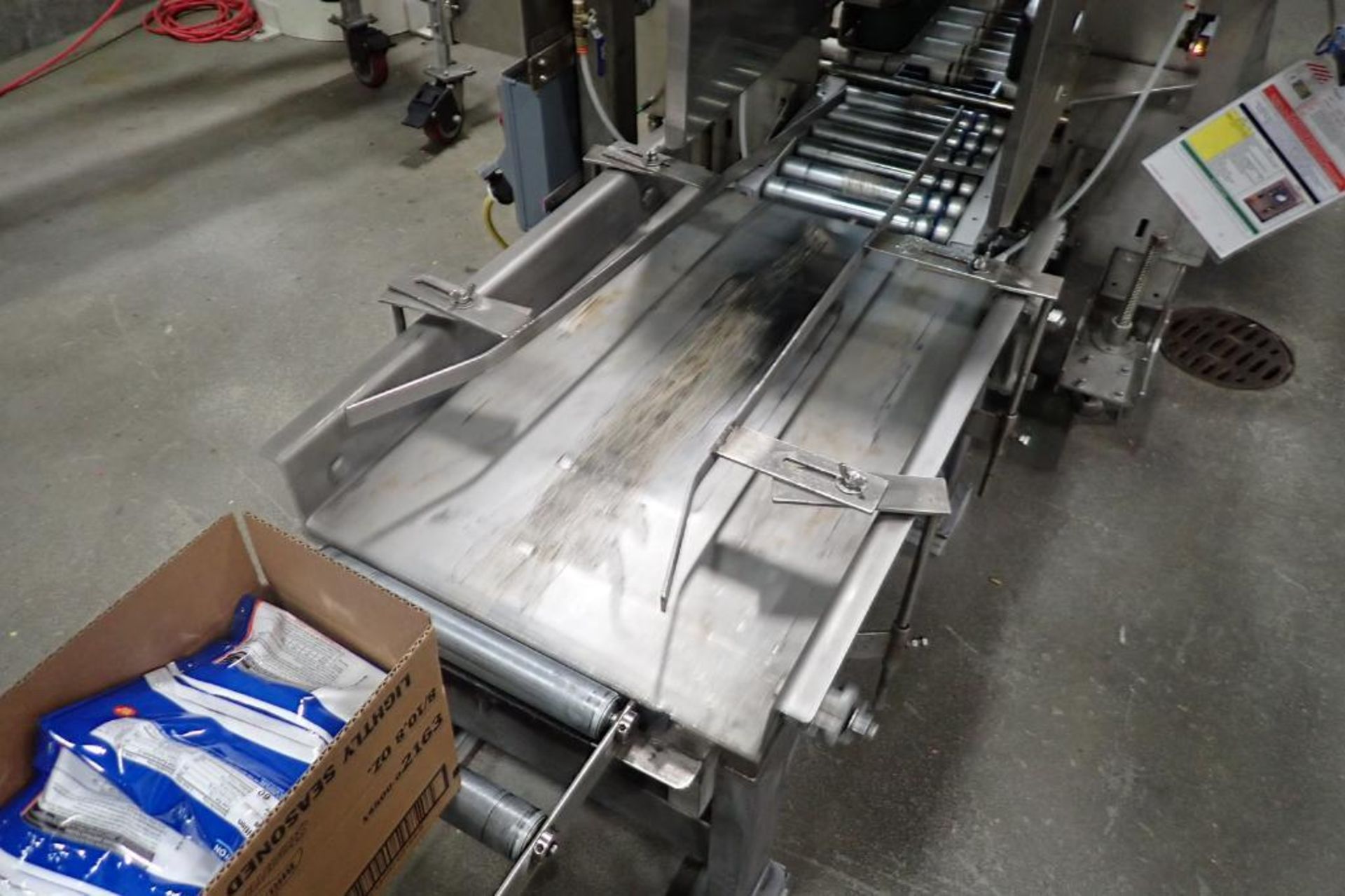 stainless steel vibratory conveyor - Image 4 of 6