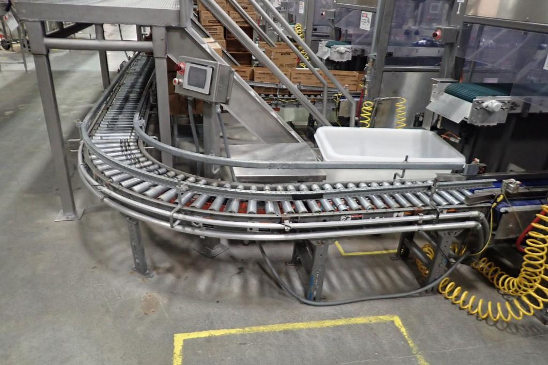 powered roller case conveyor - Image 9 of 18