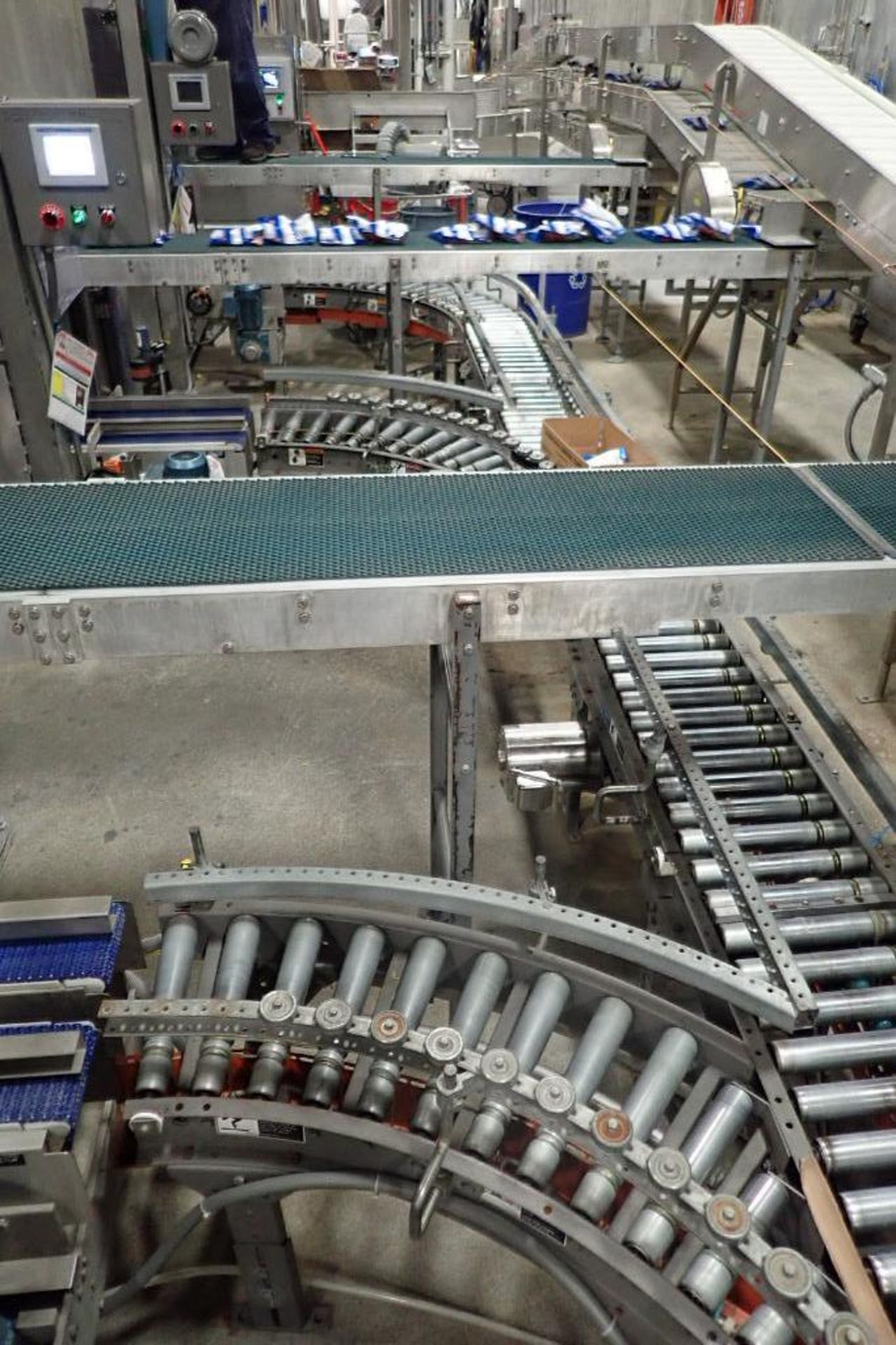 25 ft. power roller case conveyor - Image 3 of 11