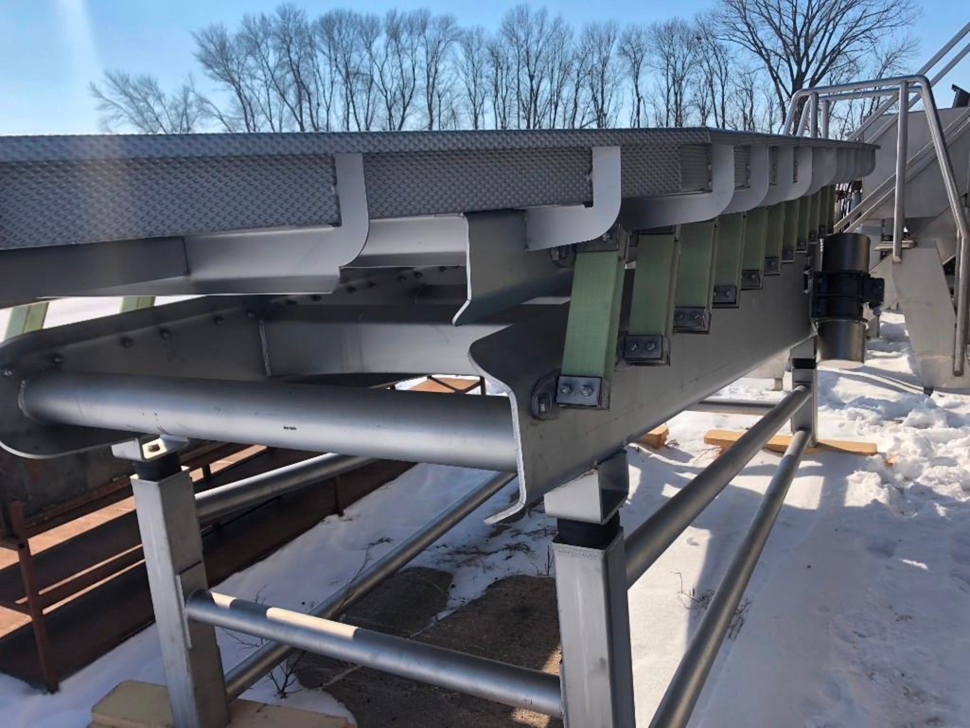 Reyco Systems stainless steel vibratory conveyor - like new - Image 2 of 23