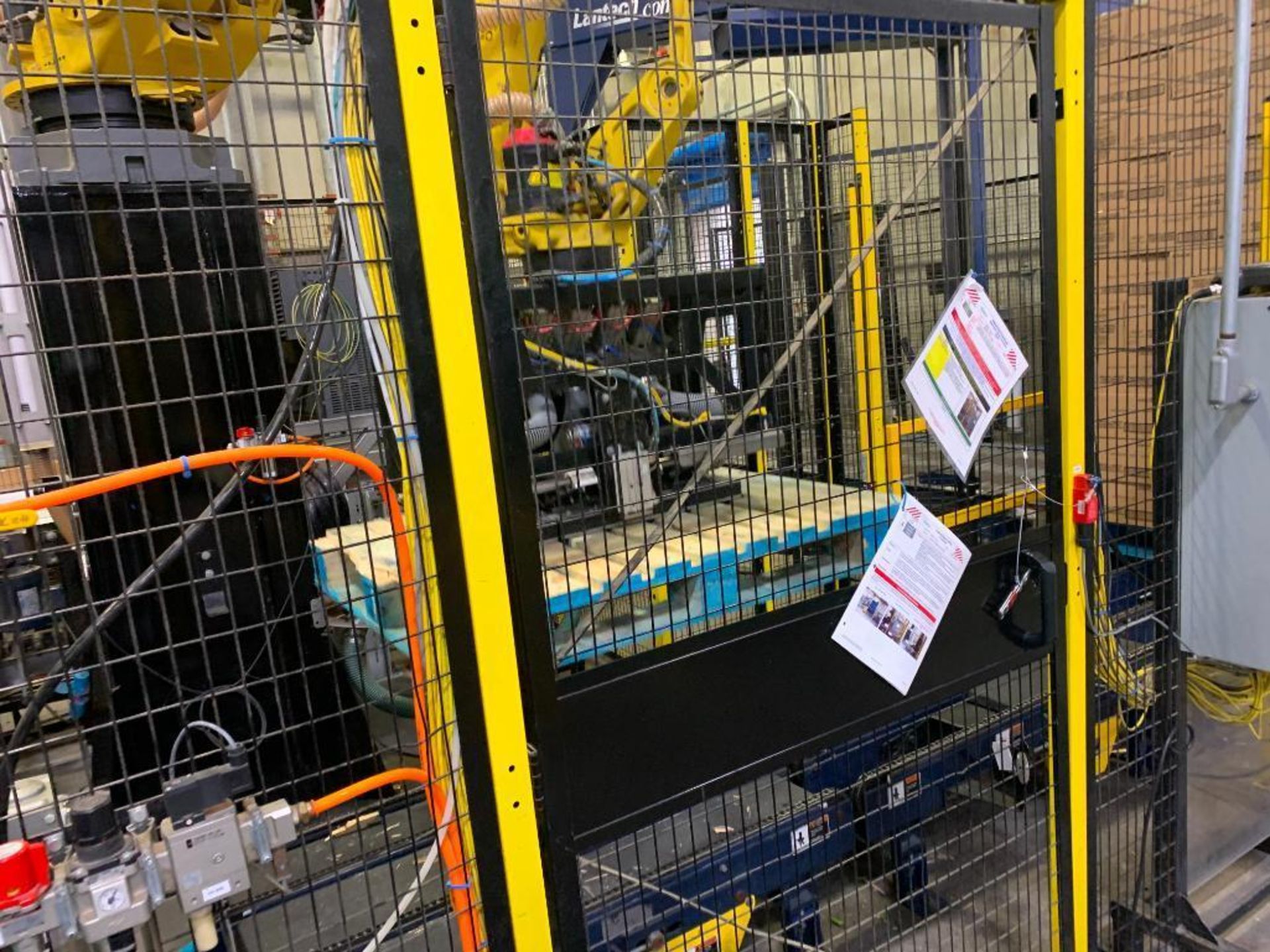 2015 Fanuc palletizing robot model M-410iC/185 - Image 17 of 19