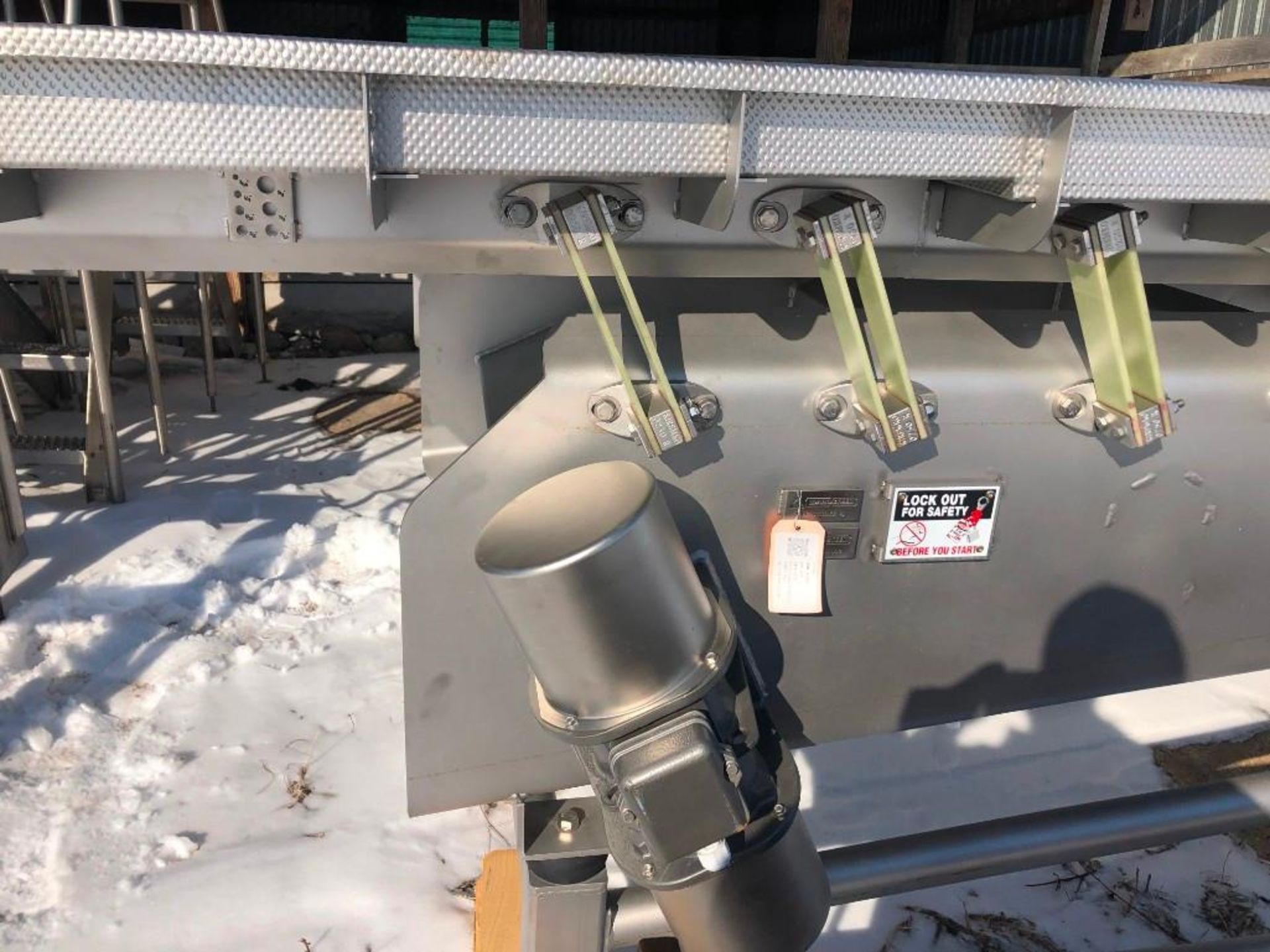 Reyco Systems stainless steel vibratory conveyor - like new - Image 11 of 23