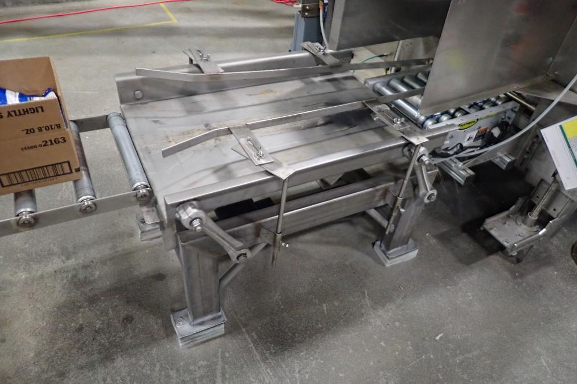 stainless steel vibratory conveyor - Image 3 of 6