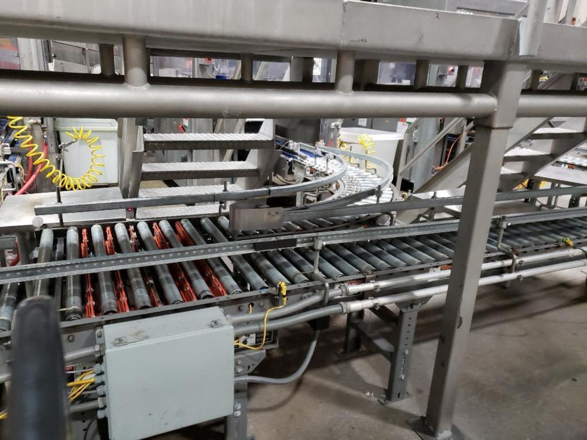 powered roller case conveyor - Image 16 of 18