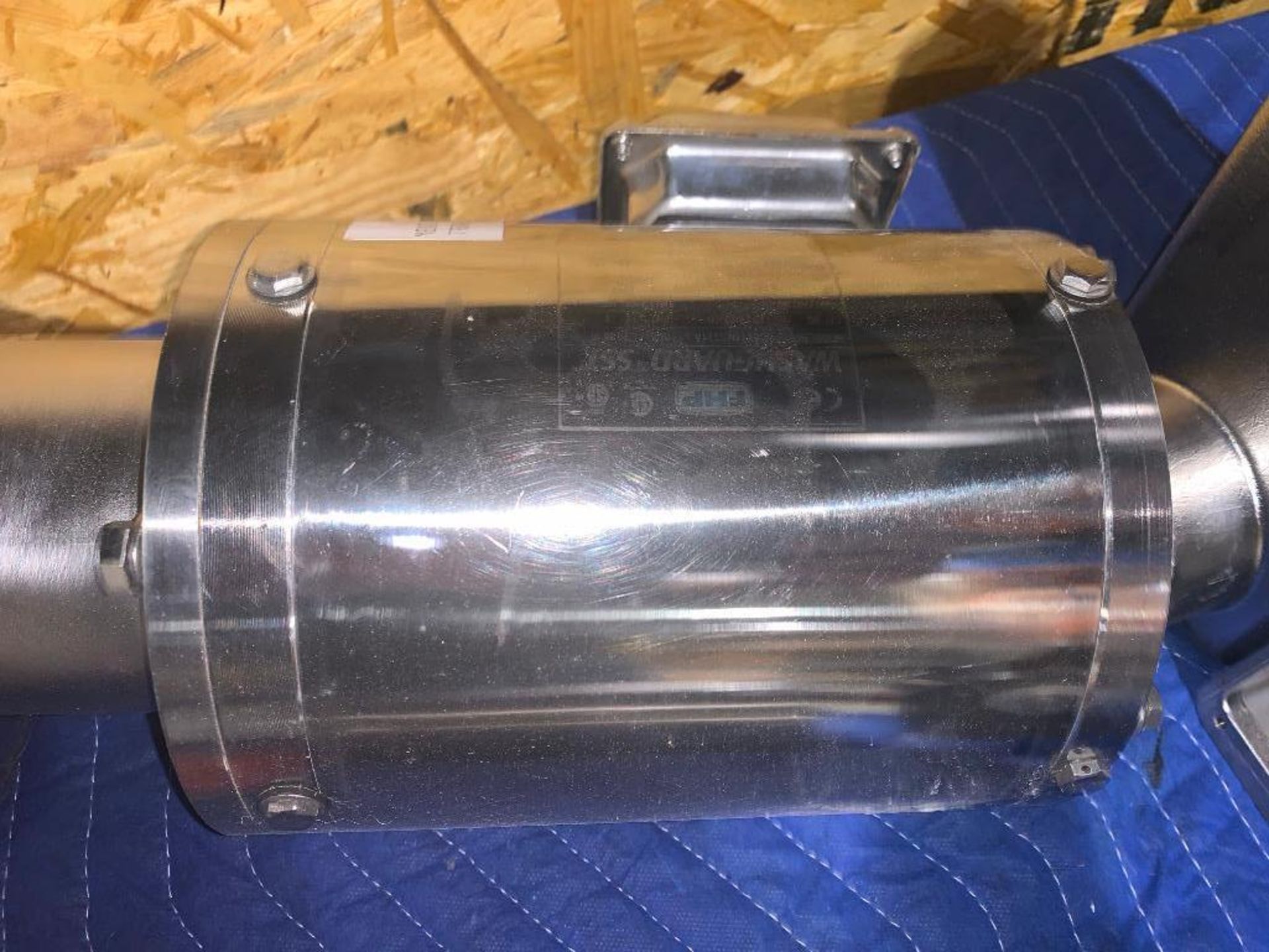 stainless steel wash down motor with drive - Image 2 of 9