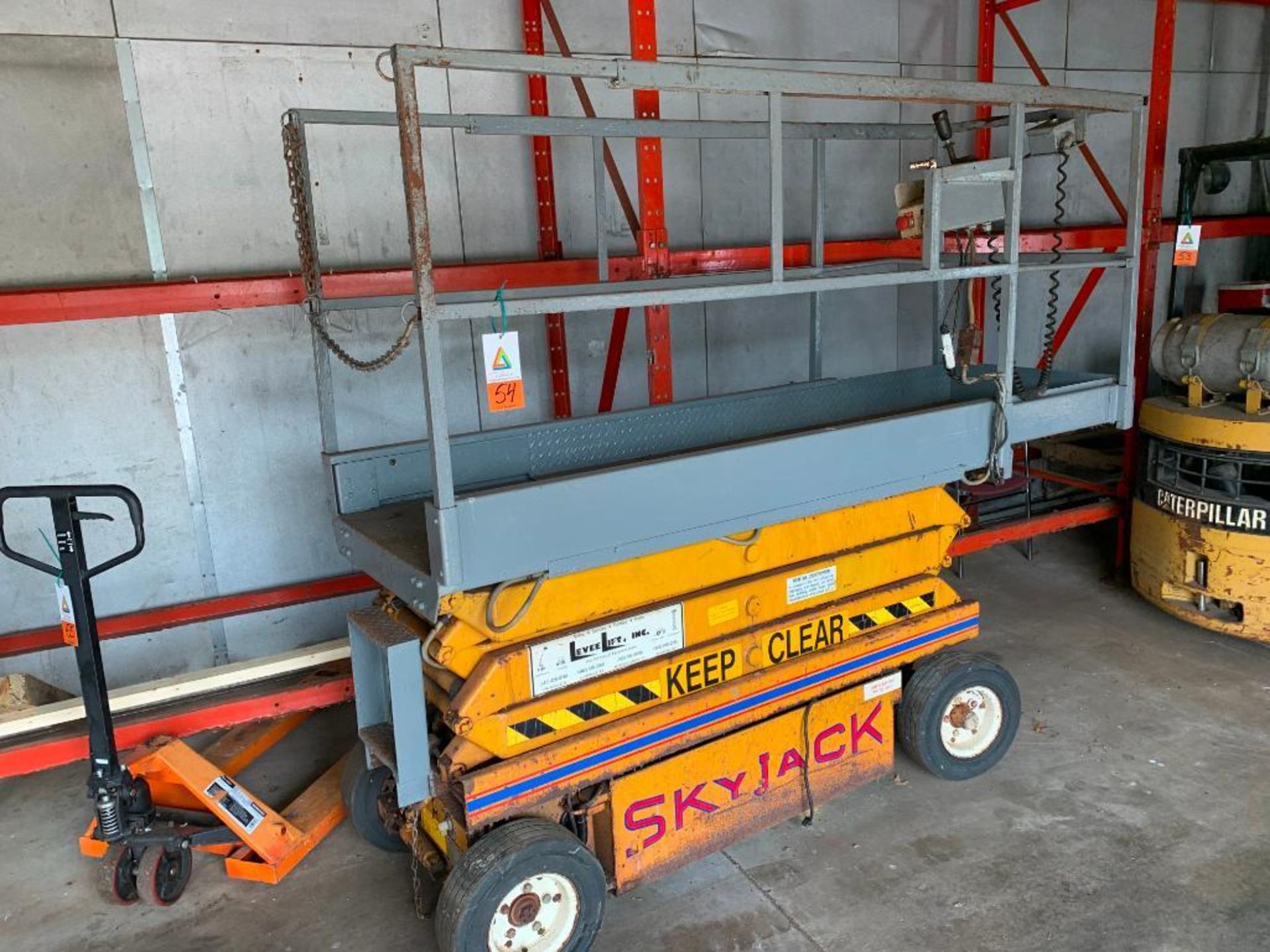 SkyJack Scissors Lift, Model 0005.3-07