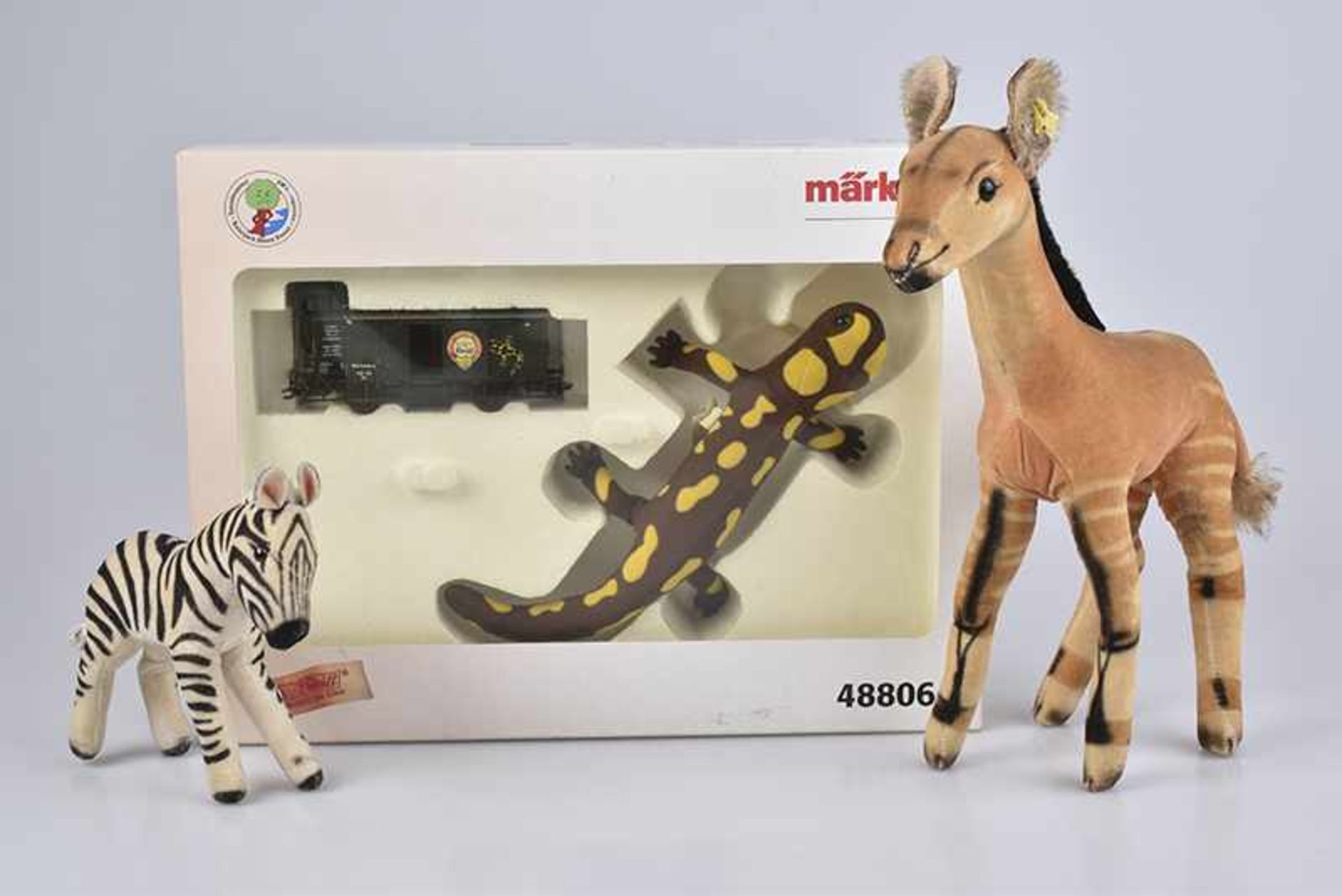 STEIFF Märklin Set und 2 Samt-Tiere, Slamander, KFS, Nr. 488061, Samt, schwarz/gelb, stehend, 22 cm,