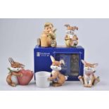 GOEBEL/ HUMMEL 2 Figuren + 4 Hasen aus Serie 'Schenken mit Freude - Hummel Giftware', Porzellan,