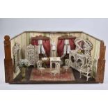Prunkvoller Puppenstuben-Salon, 60x38x28,5 cm, trapezförmig, Tapete an den Wänden, Bodentapete, 2