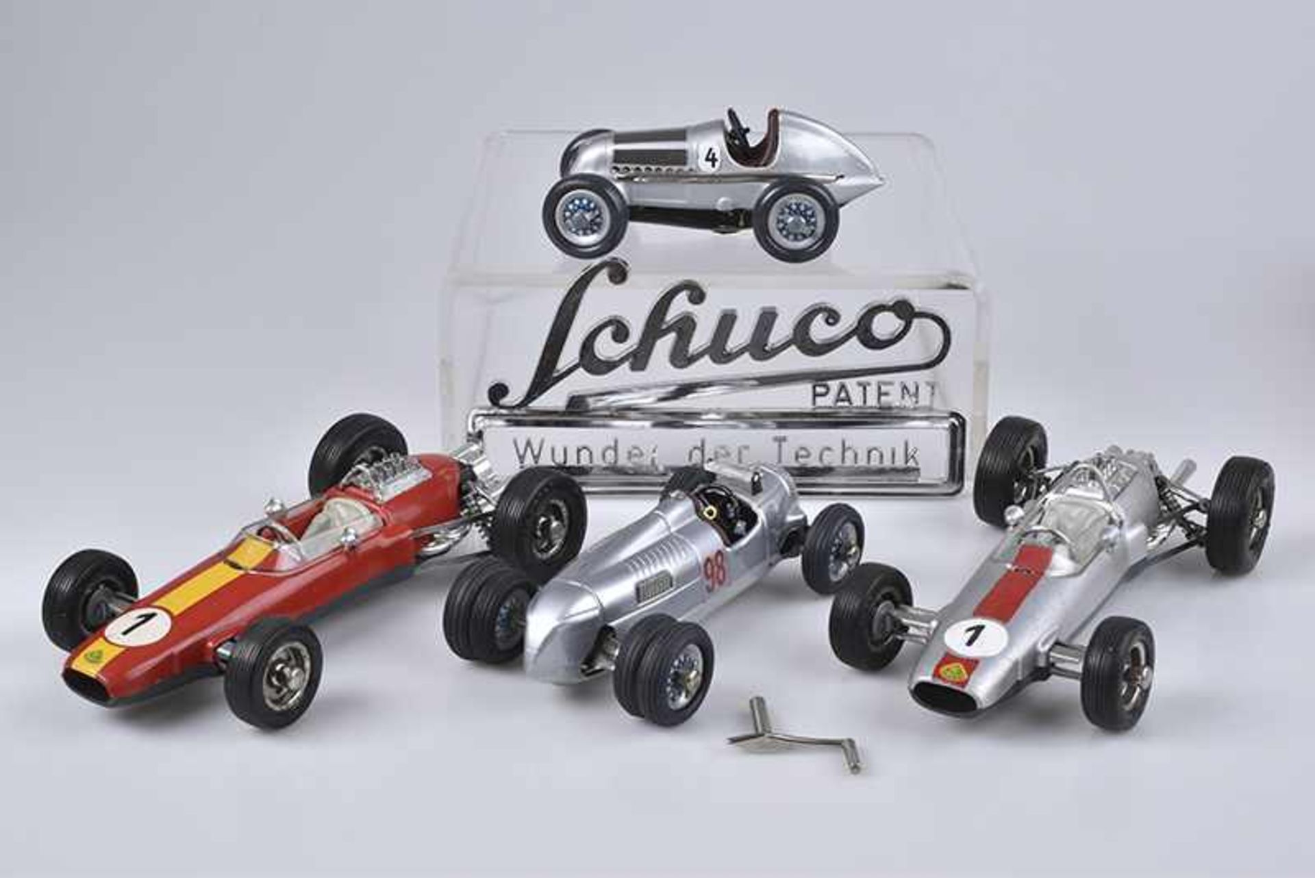 SCHUCO 4 Rennwagen, Blech, 2x 1071, Lotus Formel I, 1x Nummer übermalt, Studio 1050, Studion II Auto