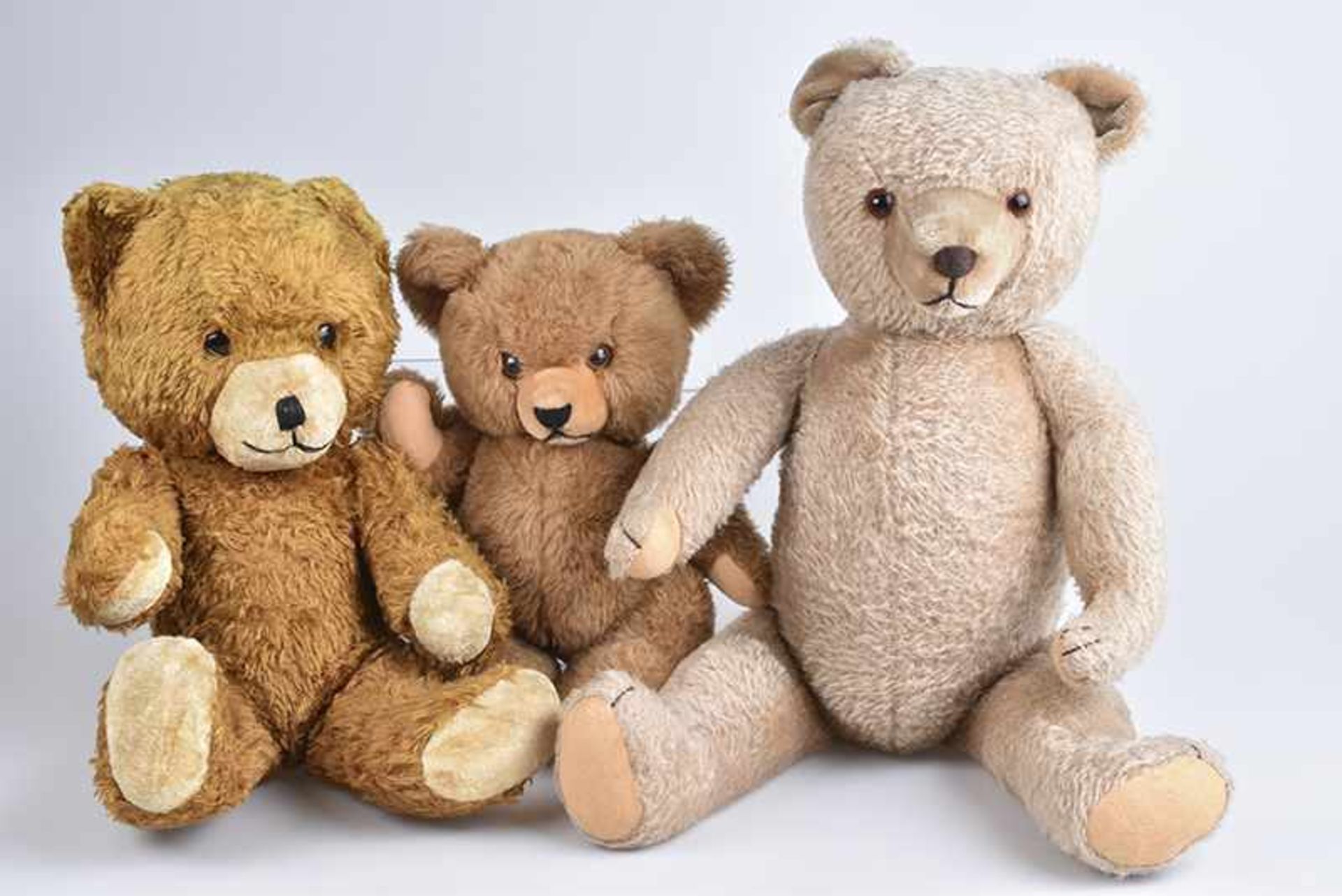 HERMANN u.a. 3 Bären, jeweils 5-fach gegliedert, HERMANN Teddy, Mohair, caramel, Filzfüße und -