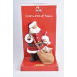 STEIFF Coca-Cola Santa Claus mit Teddybär, limitierte Auflage, mit Knopf und Fahne, Nr. 670350, 35