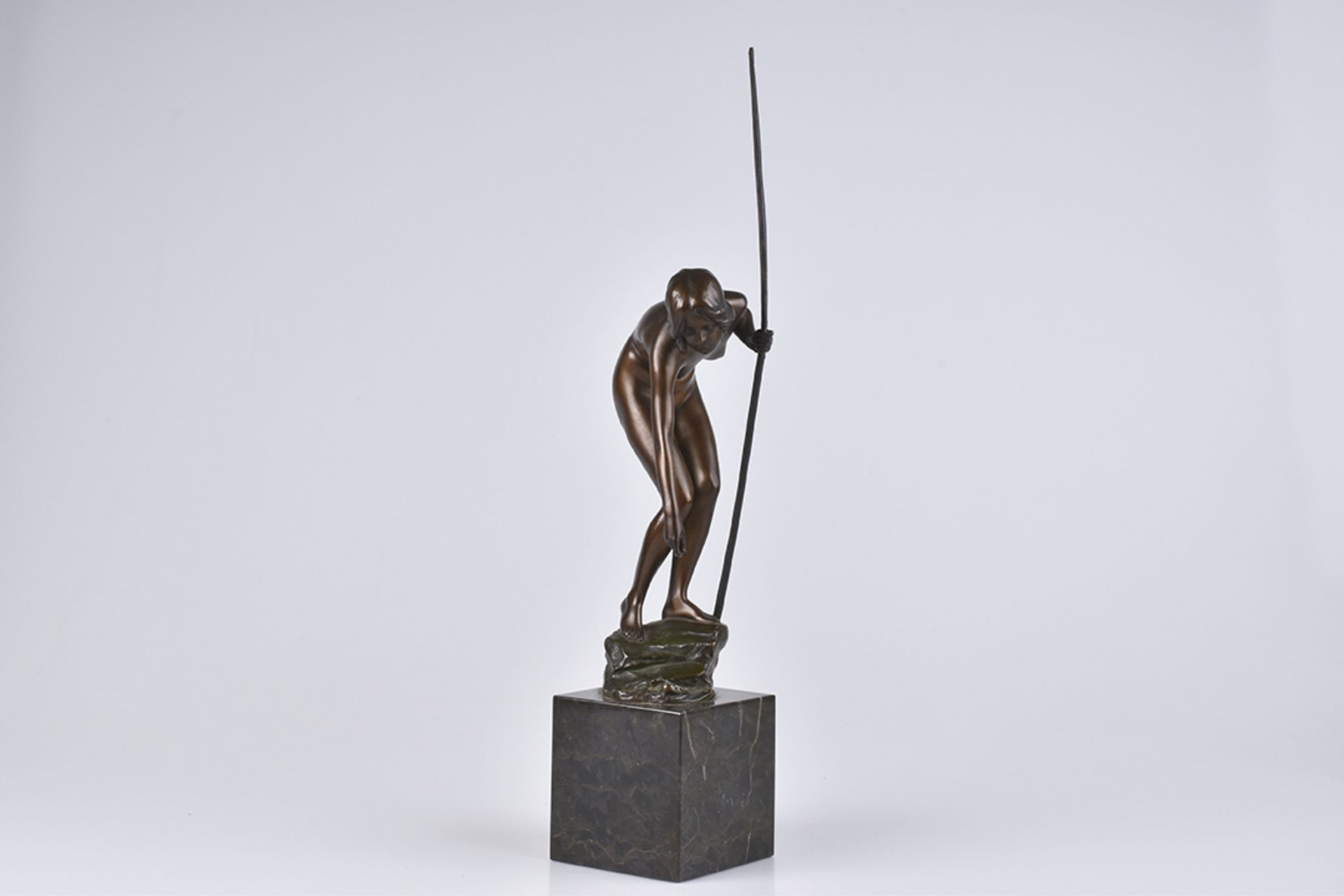 VIKTOR HEINRICH SEIFERT (1870-1953) AnglerinFigürliche Bronze (weiblicher Akt mit Angelrute), gold-