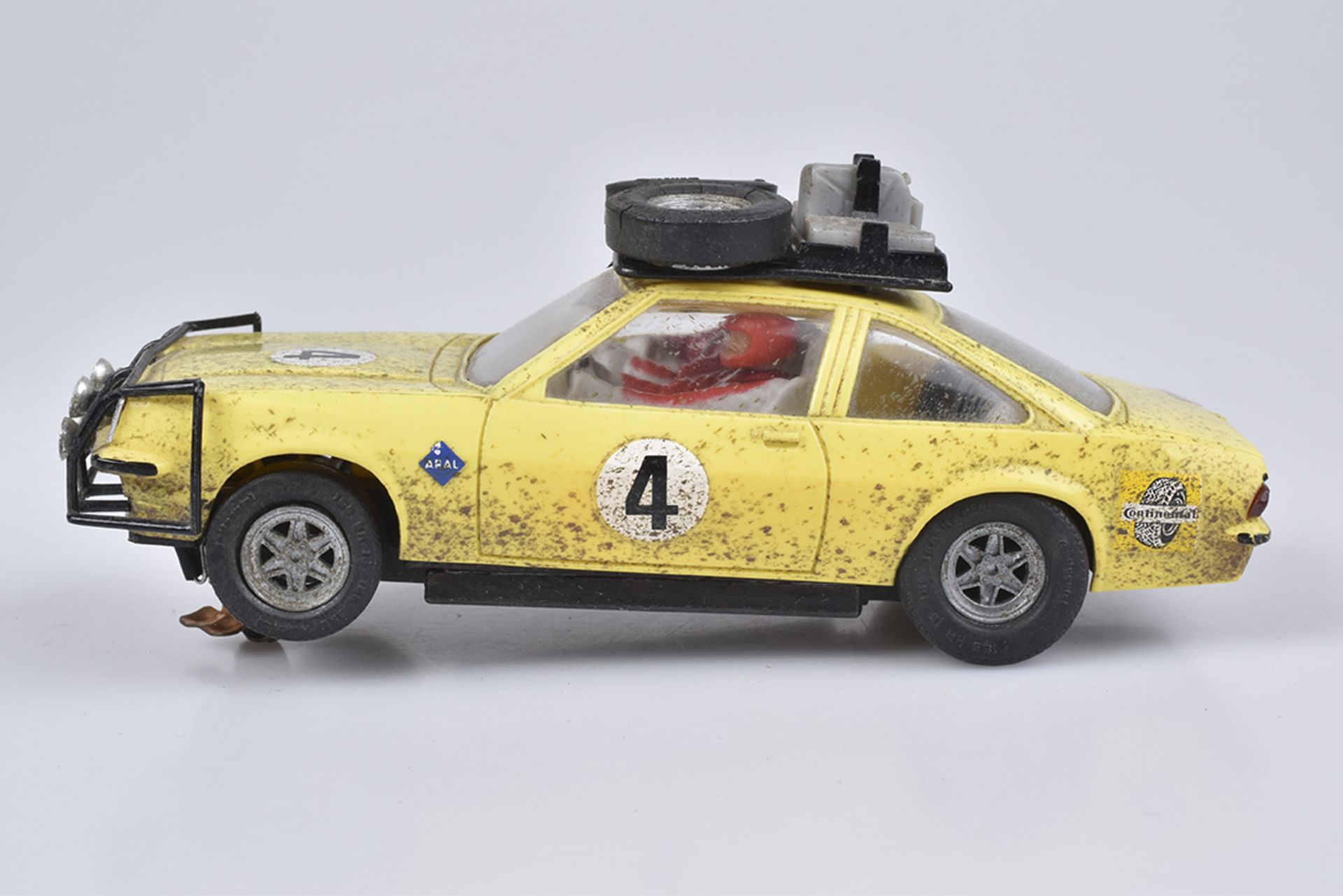 CARRERA Opel Manta RallyUniversal 132, 1976-79 , Hp, M 1:32, Z 2