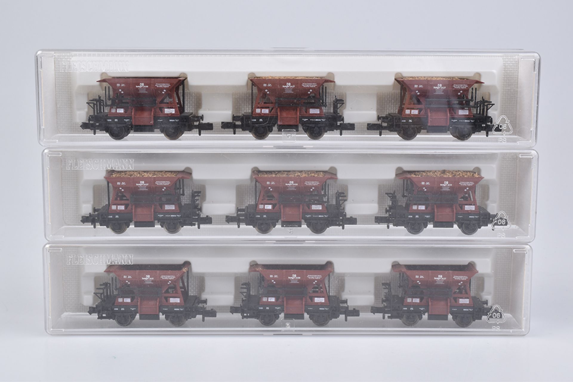 FLEISCHMANN piccolo 3 Güterwagensets, Spur N828228 jeweils 3 Schüttgutwagen, Z 1, Okt.
