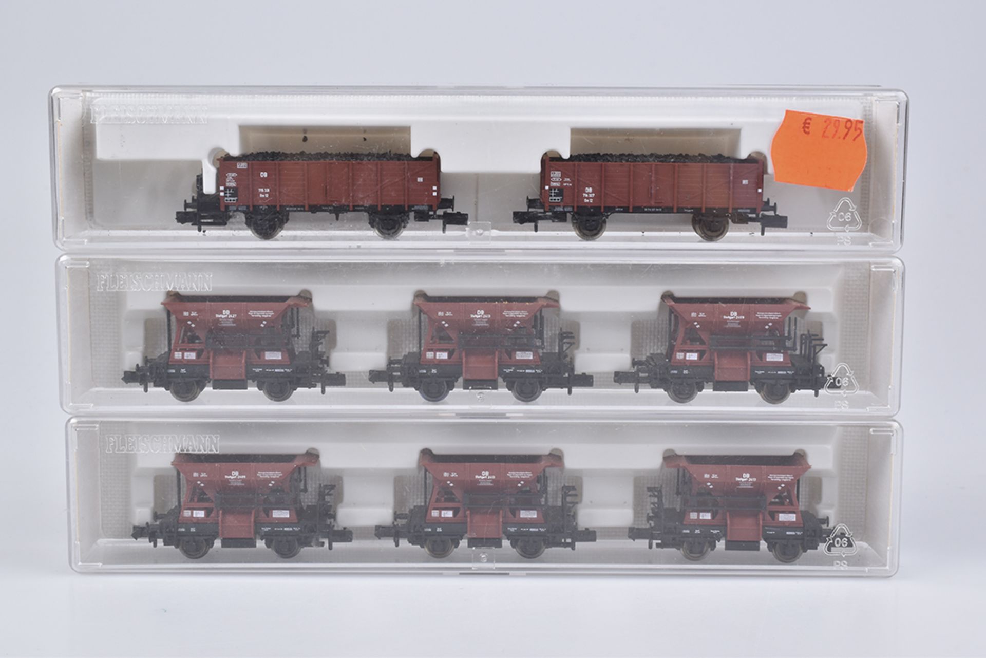 FLEISCHMANN piccolo 3 Güterwagensets, Spur N2x 828228 jeweils 3 Schüttgutwagen und 828215 mit 2