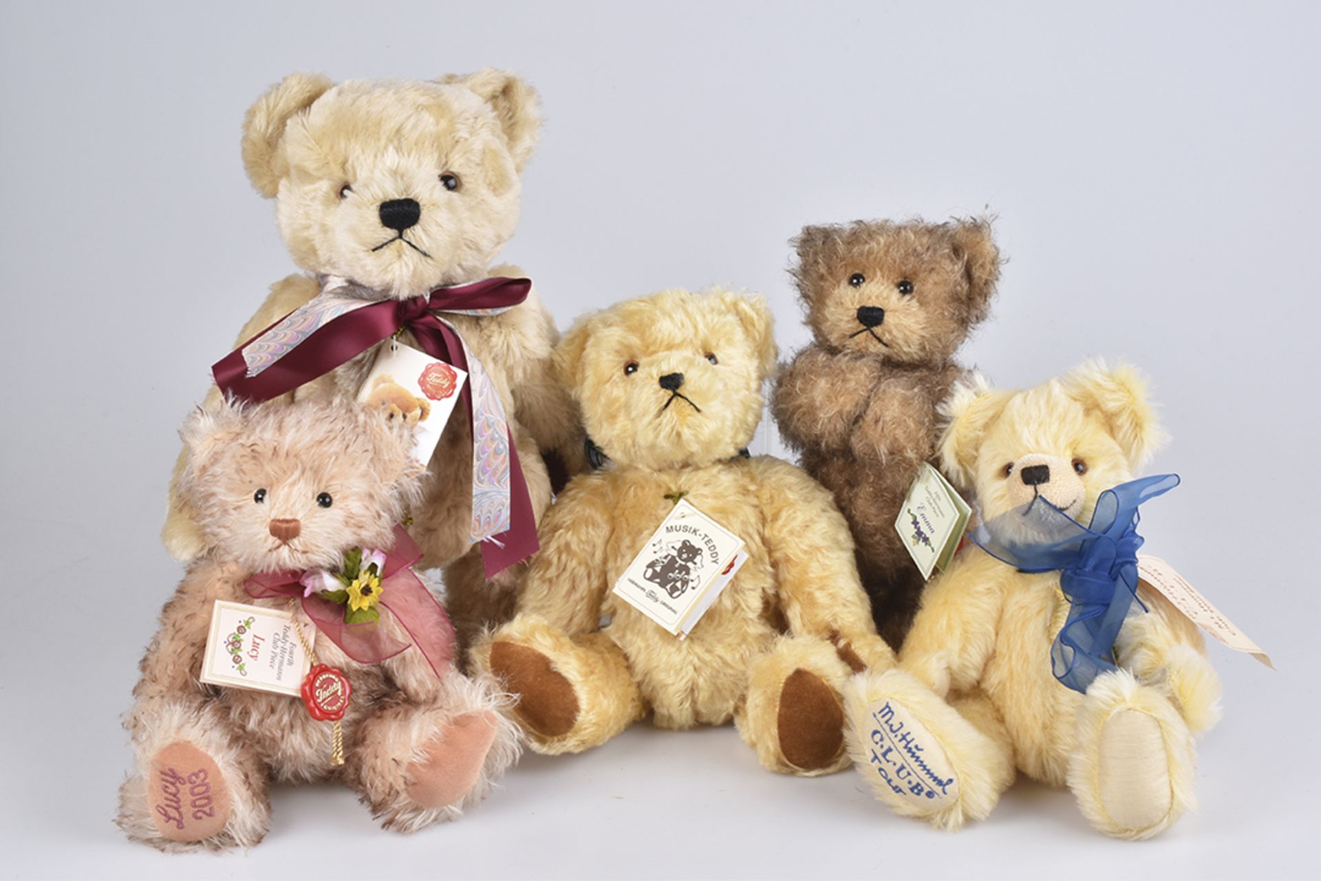 HERMANN 5 Teddybären'Emma', 'Lucy', 'M.I. Hummel', 'Musikteddy', 'U.K. Bär', limitierte Auflagen, 4x