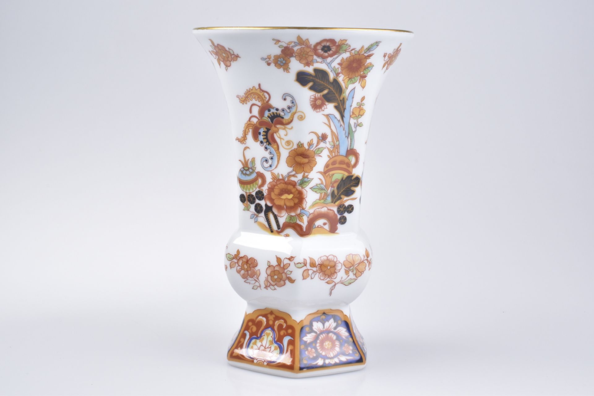 Vase mit chinesischem Dekor