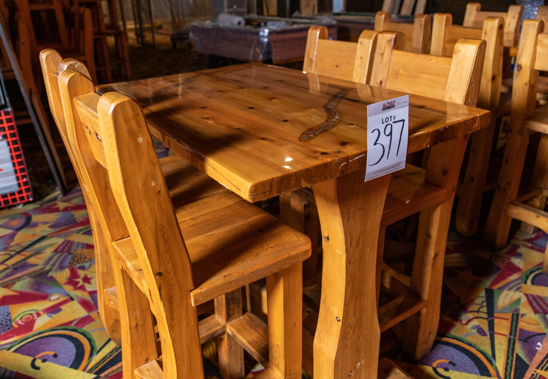 PUB TABLE WITH FOUR STOOLS - H-43" L-48" - Image 3 of 4