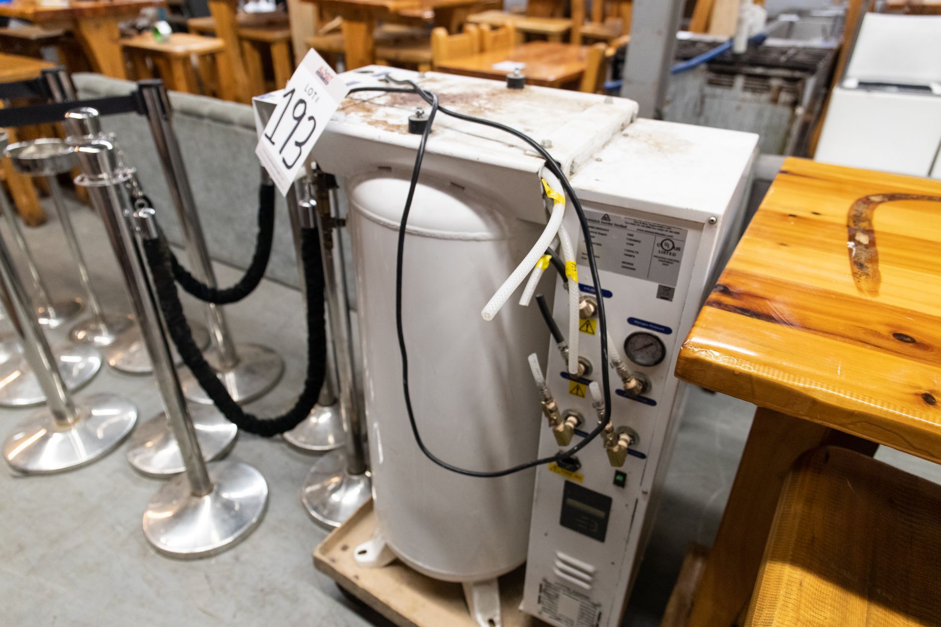 NITROGEN GENERATOR H- 40" D- 28" W- 16" - Image 3 of 3