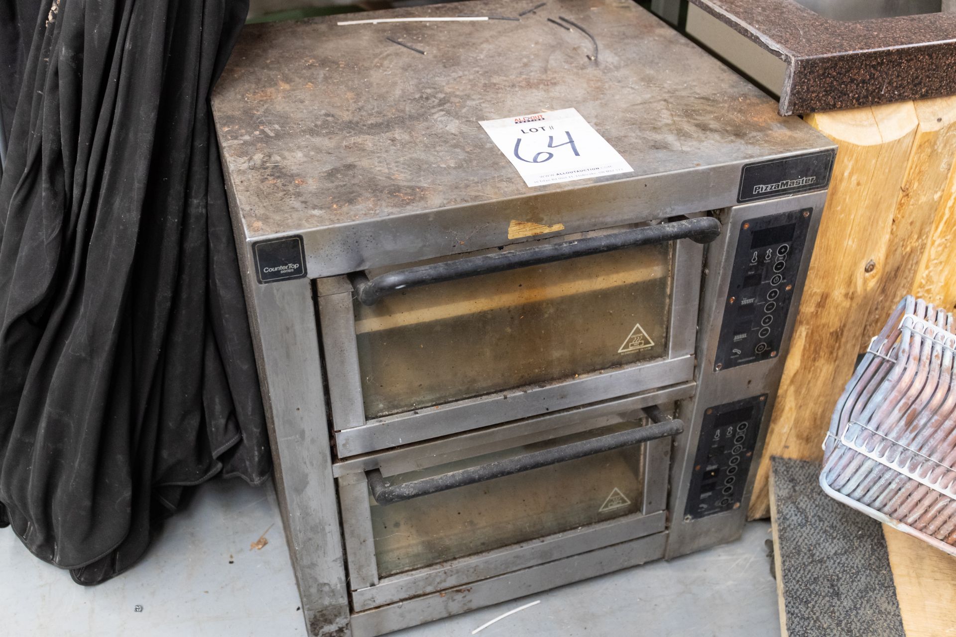 PIZZA MASTER "COUNTER TOP' SERIES 2 DOOR PIZZA OVEN (WORKING CONDITION UNKNOWN) H- 28.5" D- 25" W-