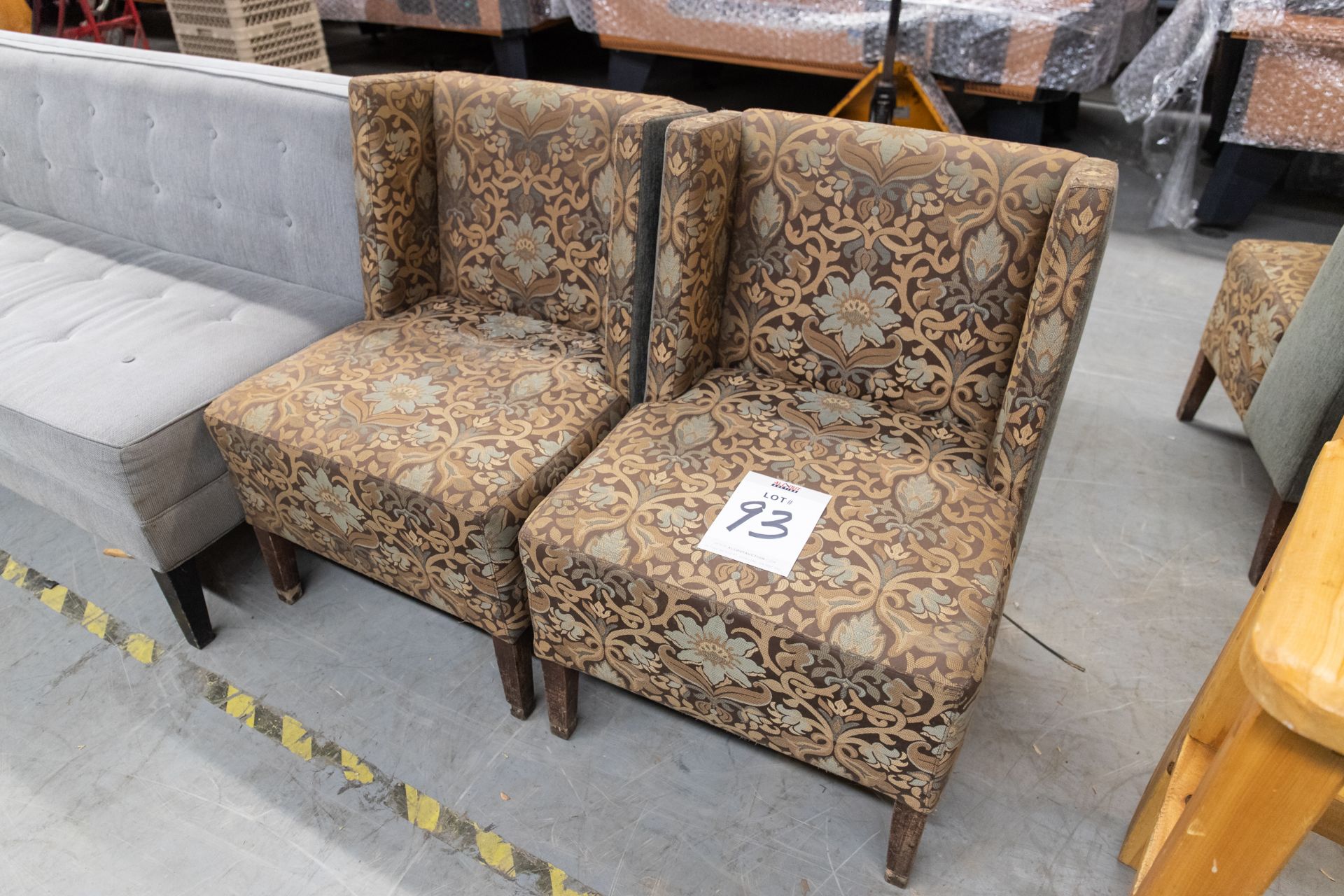 2 UPHOLSTERED LOUNGE CHAIRS - Image 2 of 4