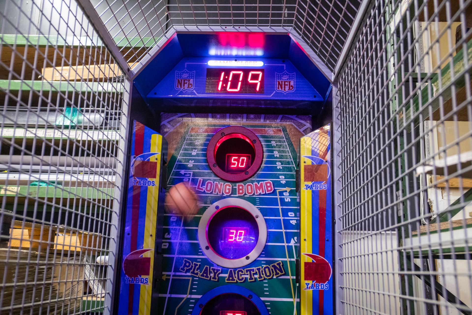 Two Minute Drill - Football Toss Arcade Game - Image 5 of 5