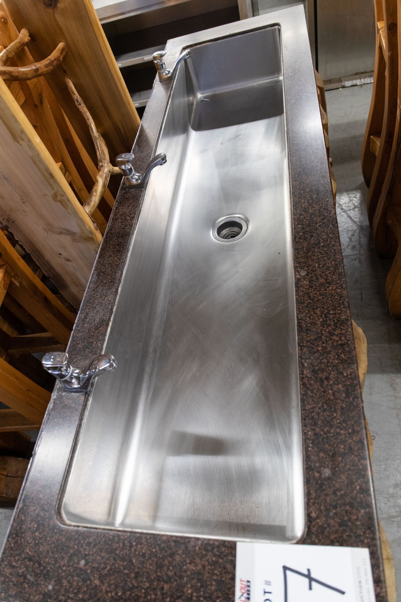 3 FAUCET SINK UNIT WITH STEEL FRAME, CORIAN TOP AND WHITE PINE CLADDING H-32.5'' W-231/4" L- 80" - Image 5 of 5