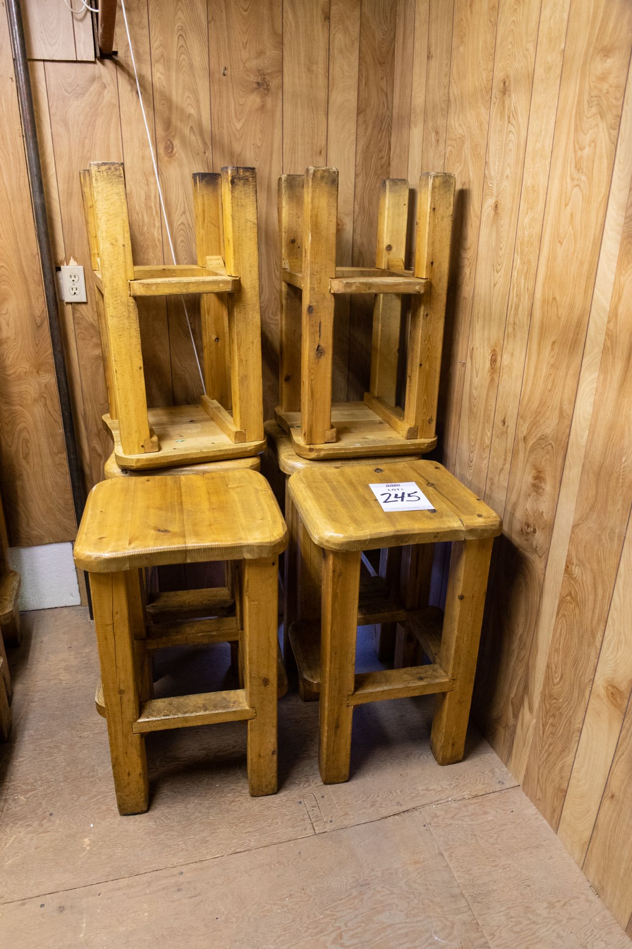 6 WHITE PINE BAR STOOLS - Image 3 of 3