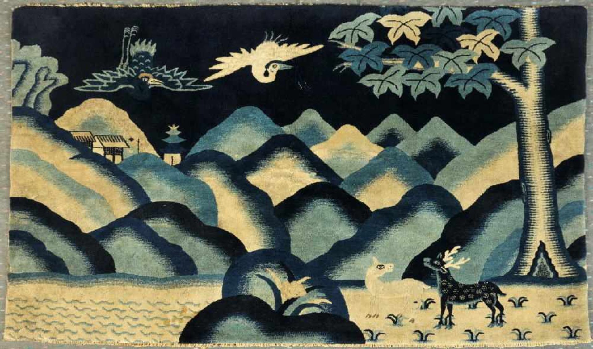 Chinese, China, 122 x 190 cmantik, Wolle, blaugrundig, großes Landschaftsmotiv mit Tieren