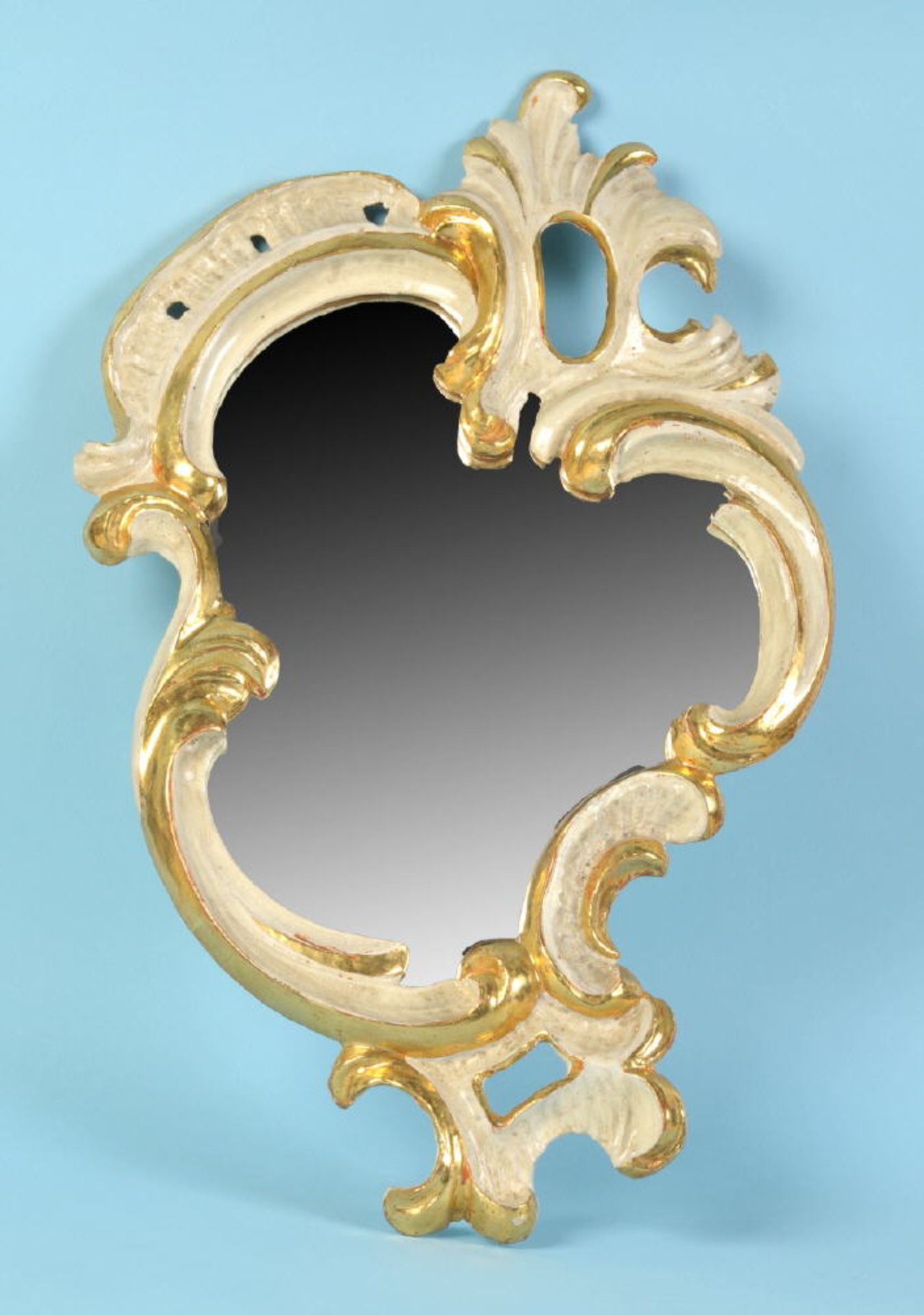 SpiegelHolz, weiß gefasst, teilw. vergoldet, Rocaille-Form, 54 x 34 cm