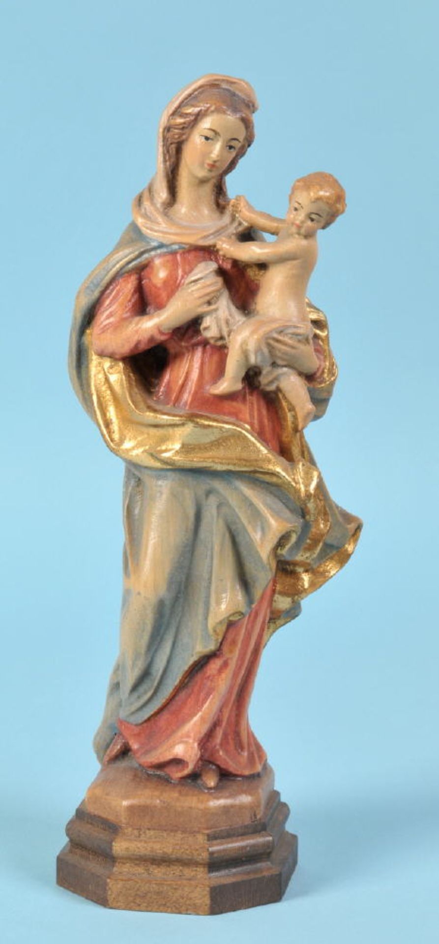 MadonnaHolz, farbig gefasst, auf Sockel, H= 25,5 cm