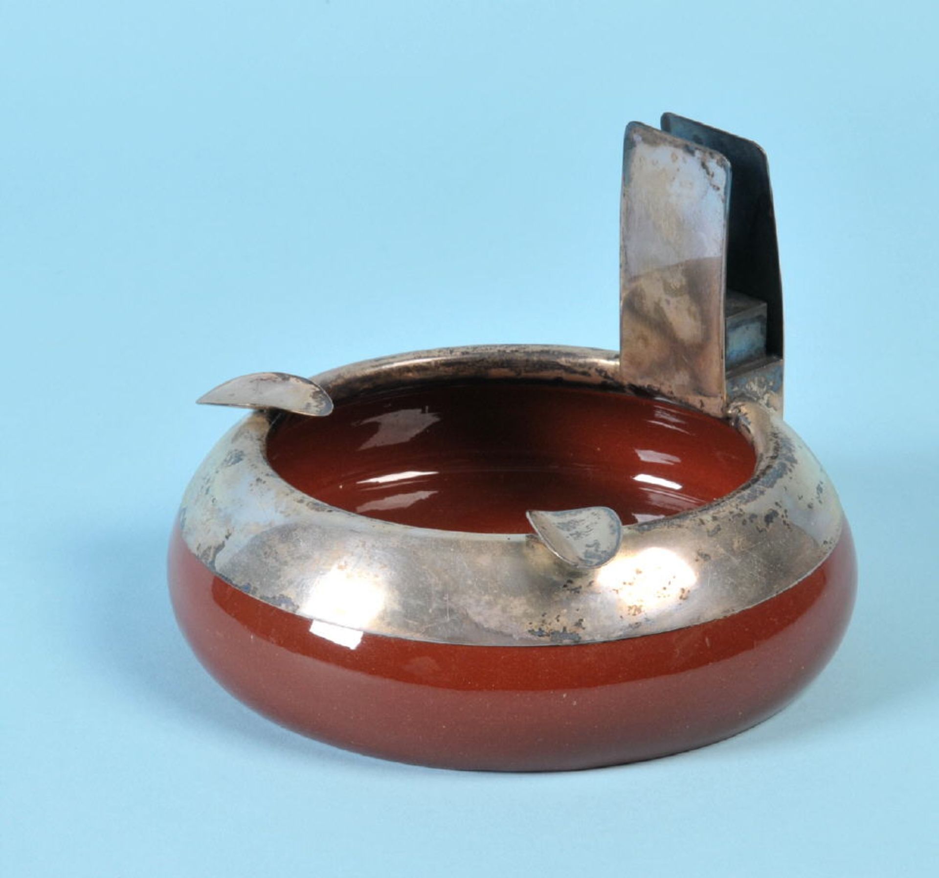 Aschenbecher "Cadinen"Keramik, braune Glasur, Randmontierung 800 Silber, H= 12 cm
