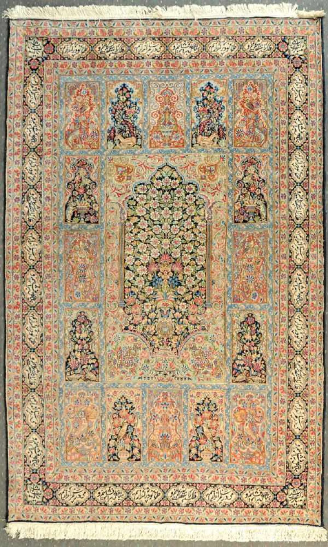 Felder-Gebets-Kirman, Persien, 185 x 291 cmWolle, mittig großer Gebetsgiebel, umgeben von kleinen